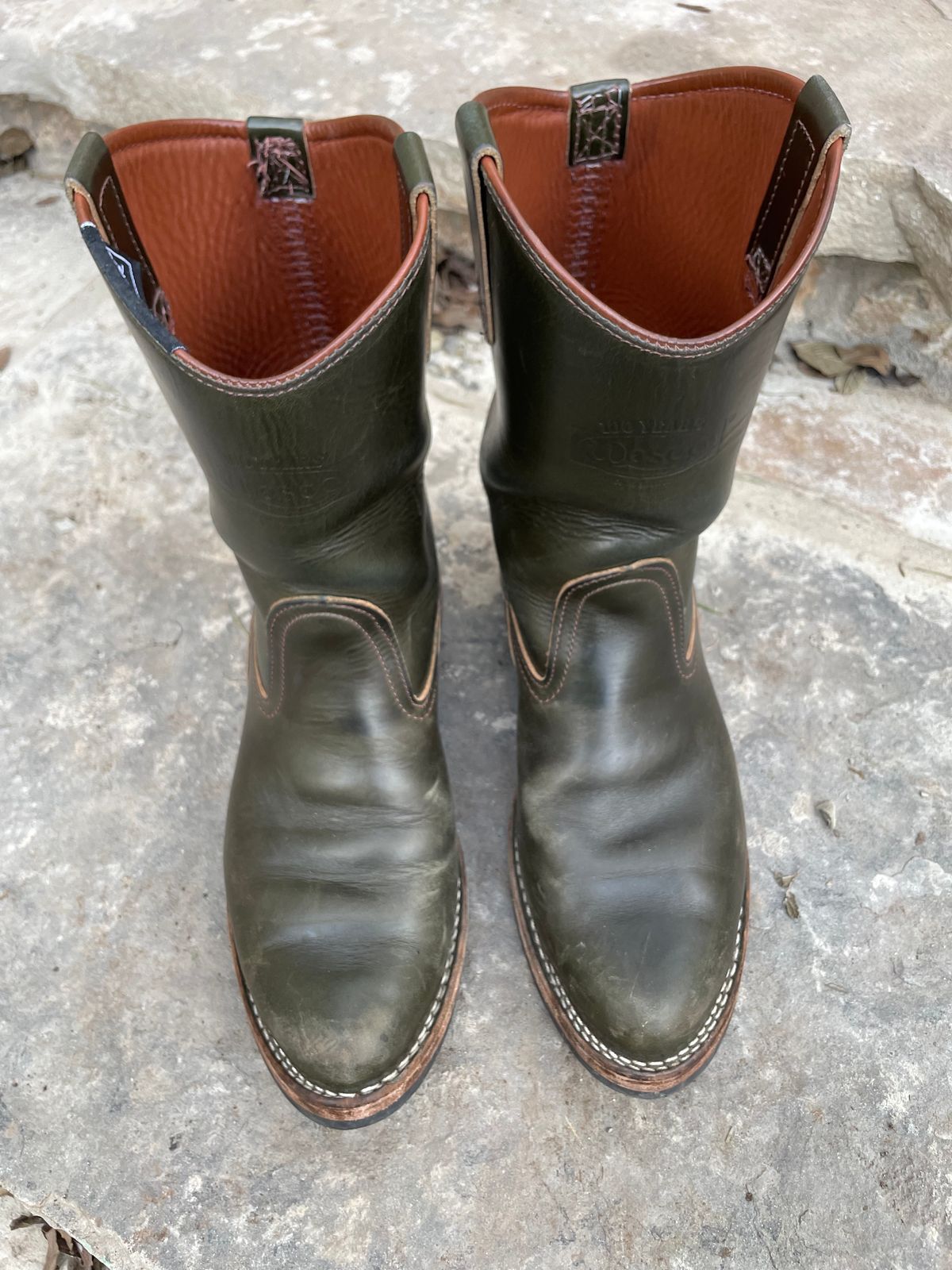 Photo by sthilburn on January 5, 2023 of the Wesco Morrison in Horween Olive Chromexcel.