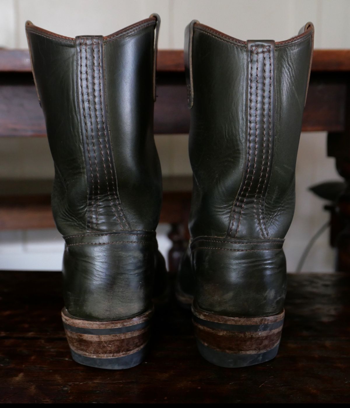 Photo by sthilburn on April 4, 2023 of the Wesco Morrison in Horween Olive Chromexcel.