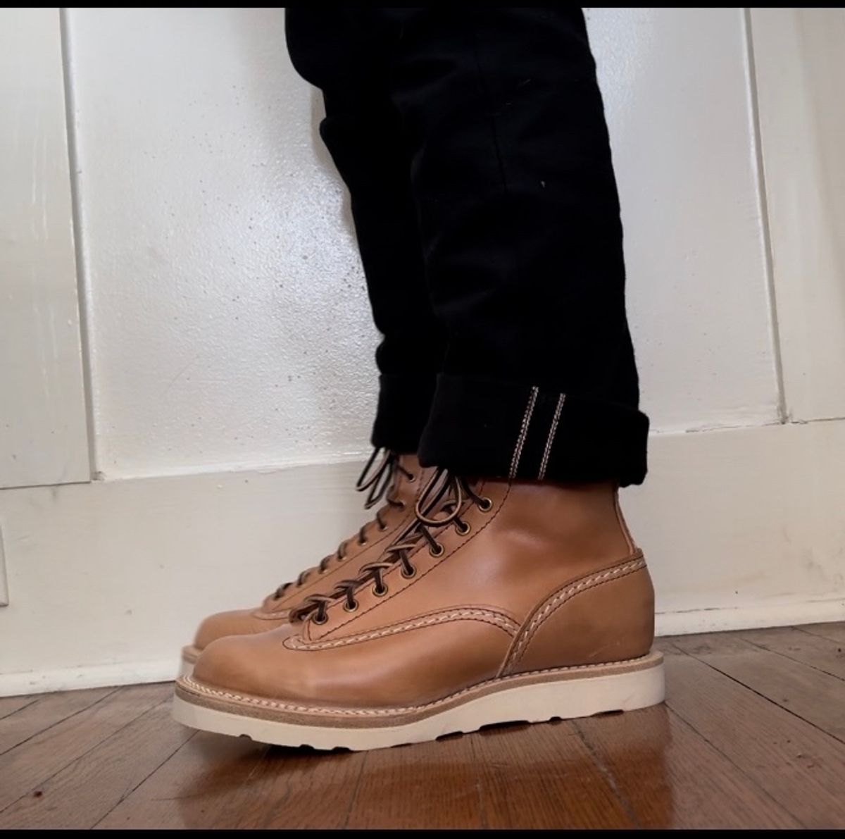 Photo by sthilburn on October 1, 2023 of the Wesco Jobmaster in Maryam Natural Horsehide.