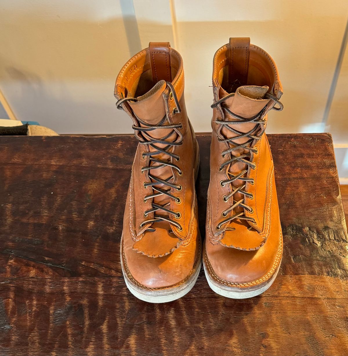 Photo by sthilburn on November 3, 2023 of the Wesco Jobmaster in Maryam Natural Horsehide.