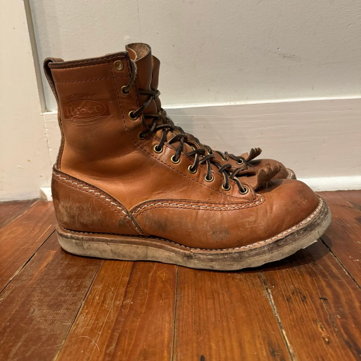 Photo by sthilburn on December 5, 2023 of the Wesco Jobmaster in Maryam Natural Horsehide.
