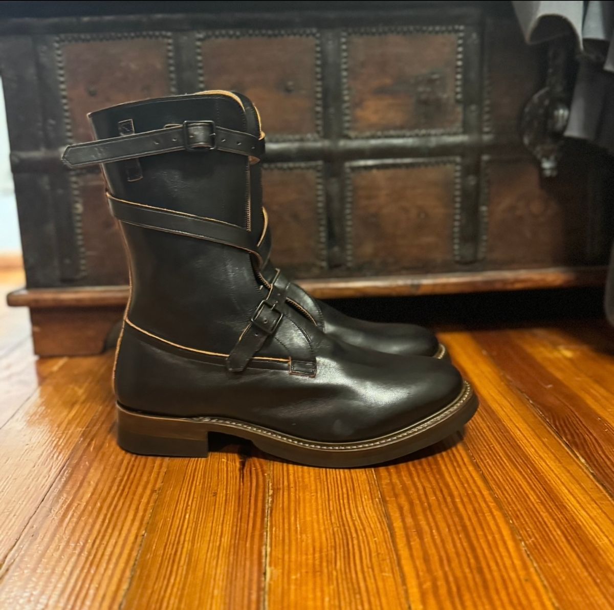 Photo by sthilburn on April 7, 2025 of the Eastman Leather Tanker Boots in Black Horsehide.