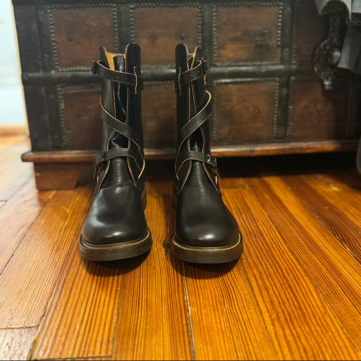 Photo by sthilburn on April 7, 2025 of the Eastman Leather Tanker Boots in Black Horsehide.