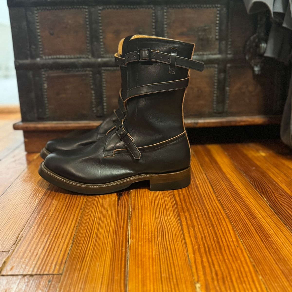 Photo by sthilburn on April 7, 2025 of the Eastman Leather Tanker Boots in Black Horsehide.