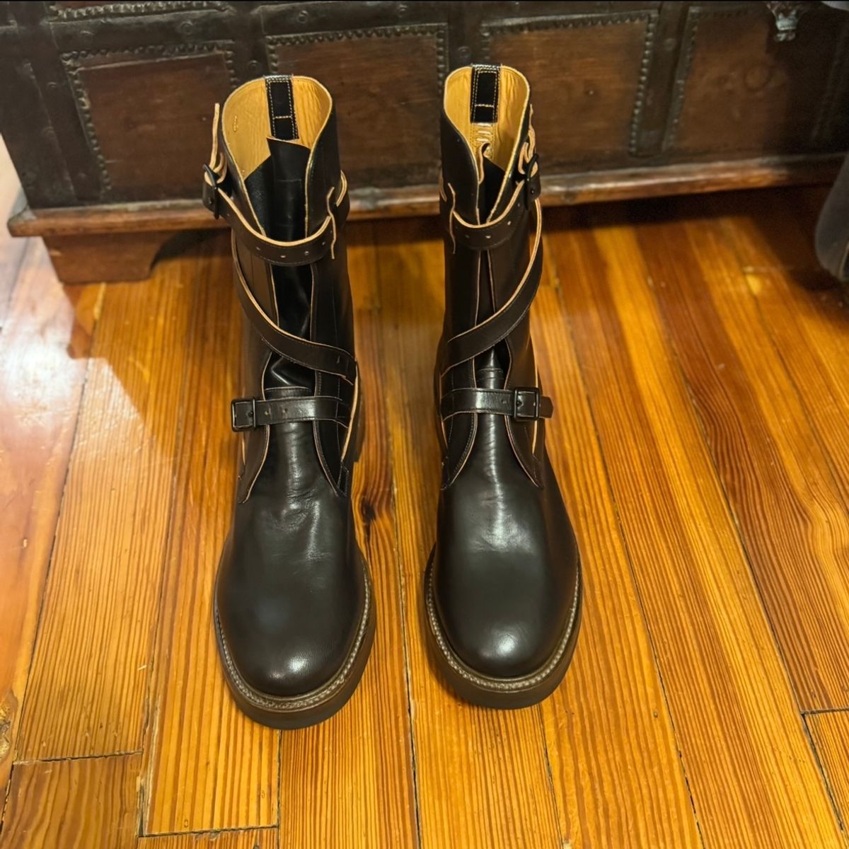 Photo by sthilburn on April 7, 2025 of the Eastman Leather Tanker Boots in Black Horsehide.