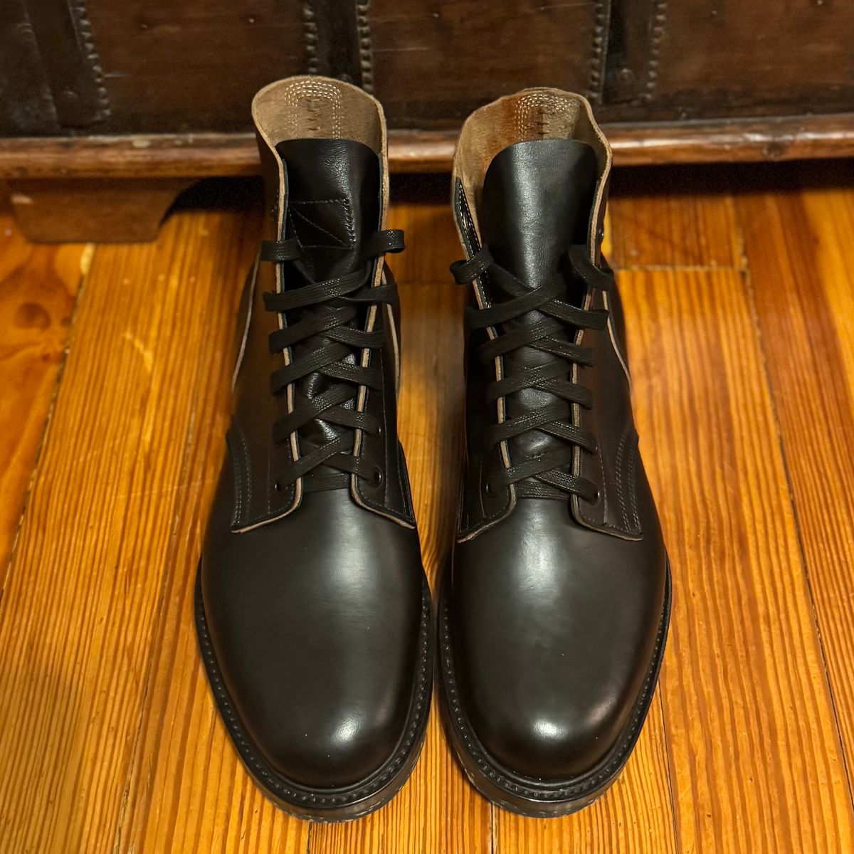 Photo by sthilburn on October 2, 2025 of the Role Club Boondockers in Handfinished CXL Horsehide.