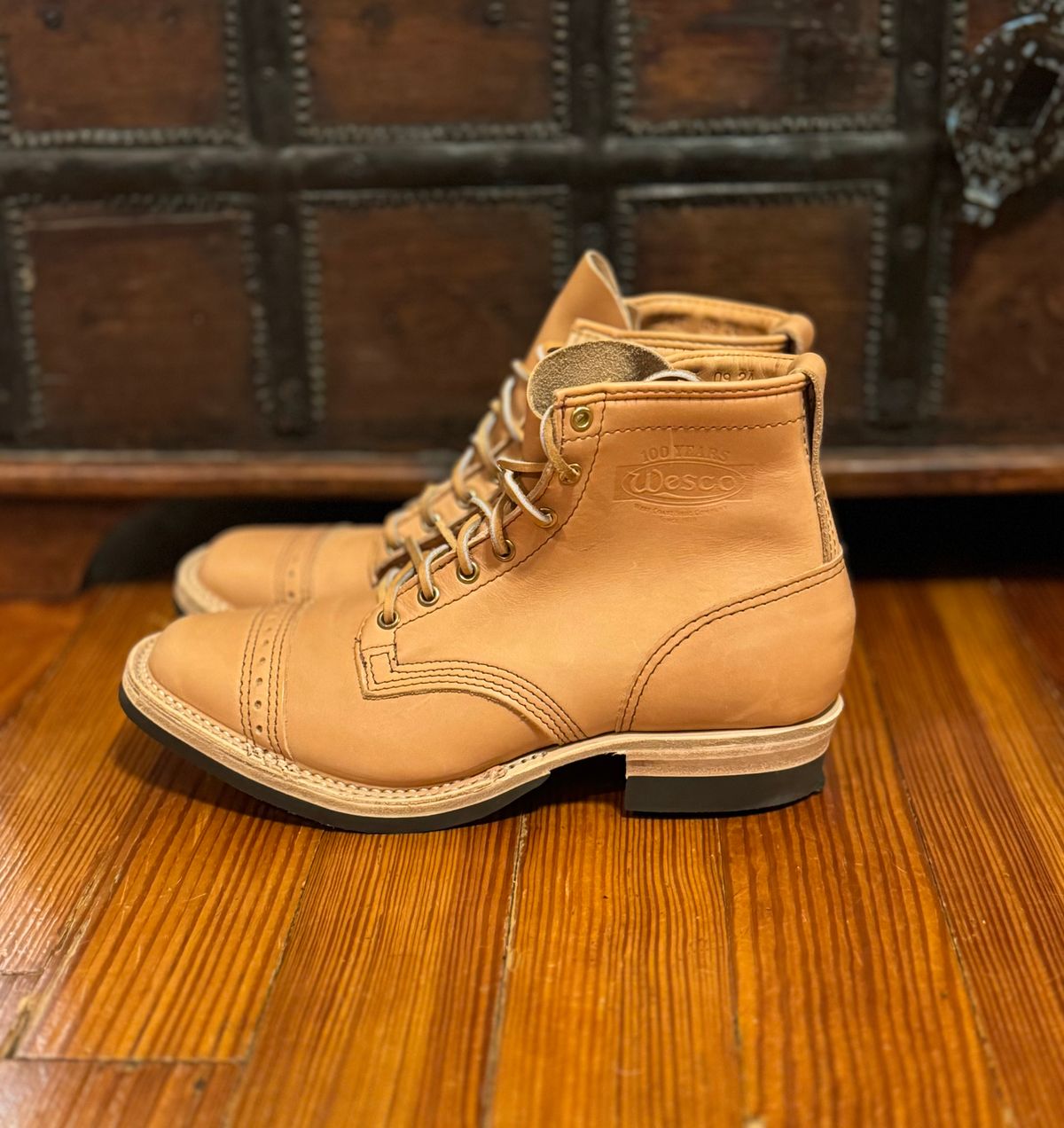 Photo by sthilburn on October 4, 2024 of the Wesco Wesco/x S&S Day Breaker in Horween Natural Essex.