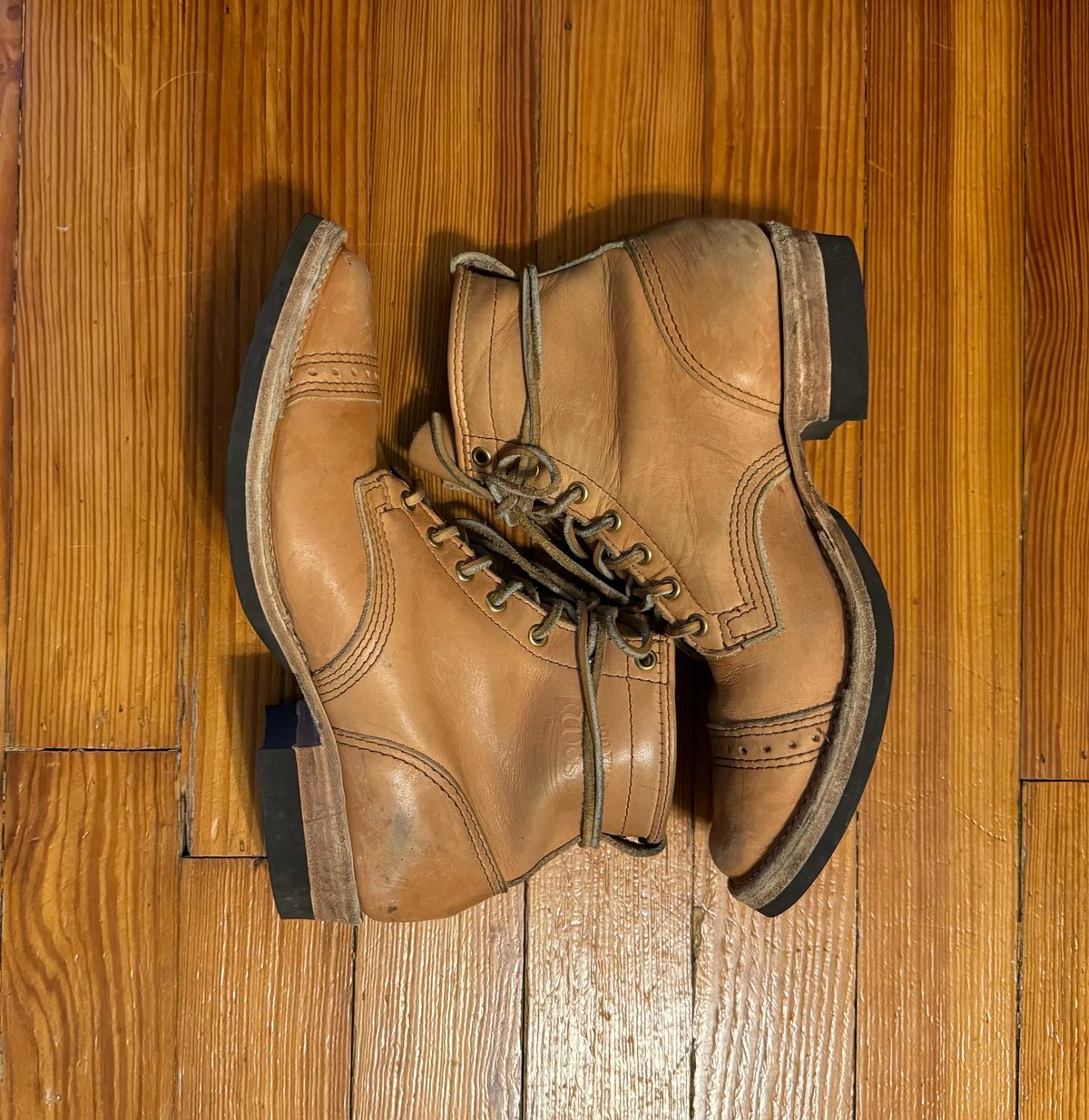 Photo by sthilburn on November 2, 2024 of the Wesco Wesco/x S&S Day Breaker in Horween Natural Essex.