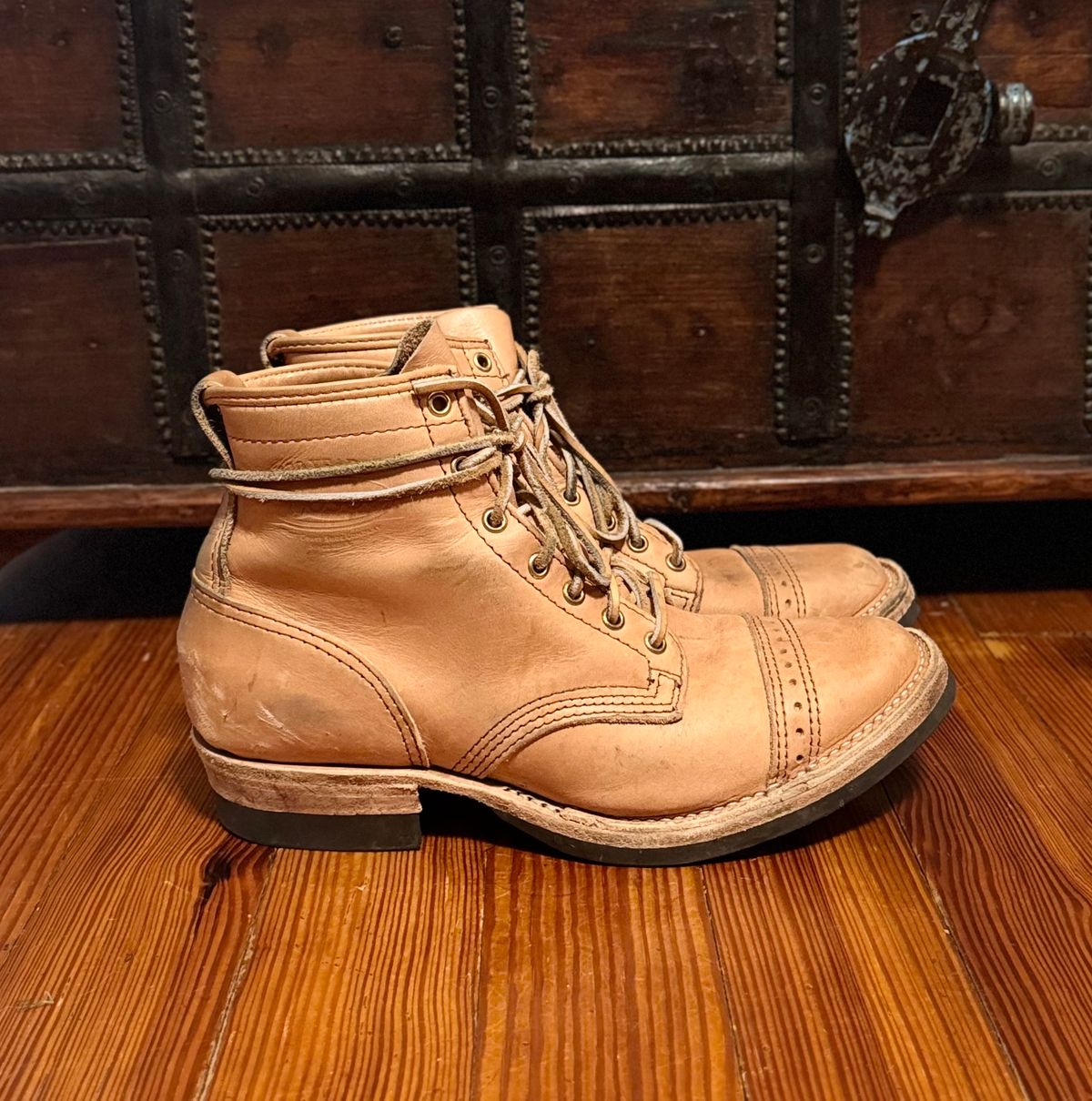 Photo by sthilburn on November 2, 2024 of the Wesco Wesco/x S&S Day Breaker in Horween Natural Essex.