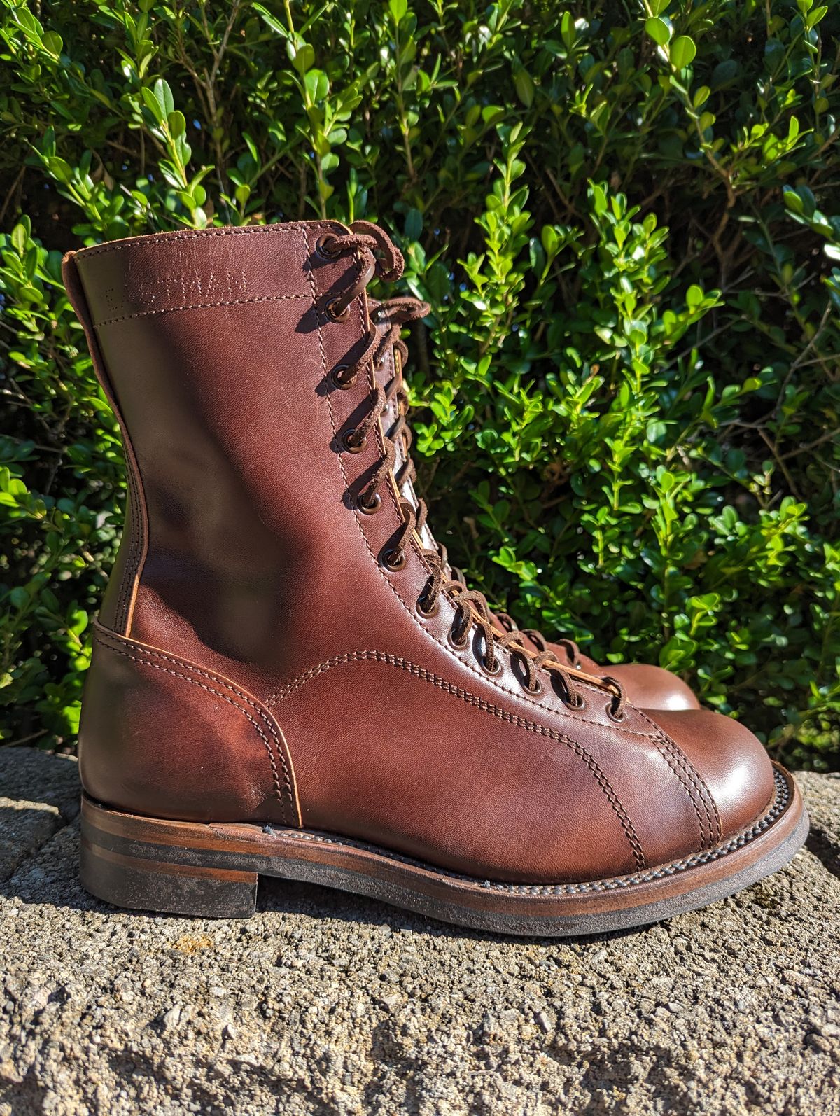 Photo by clefke on July 31, 2023 of the Eastman Leather Raider Boots in Walnut Horsehide.