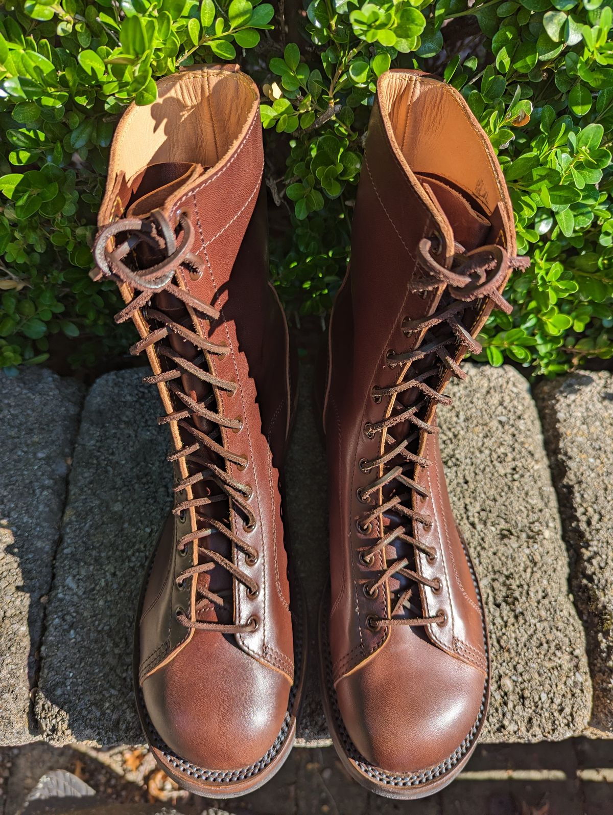 Photo by clefke on July 31, 2023 of the Eastman Leather Raider Boots in Walnut Horsehide.