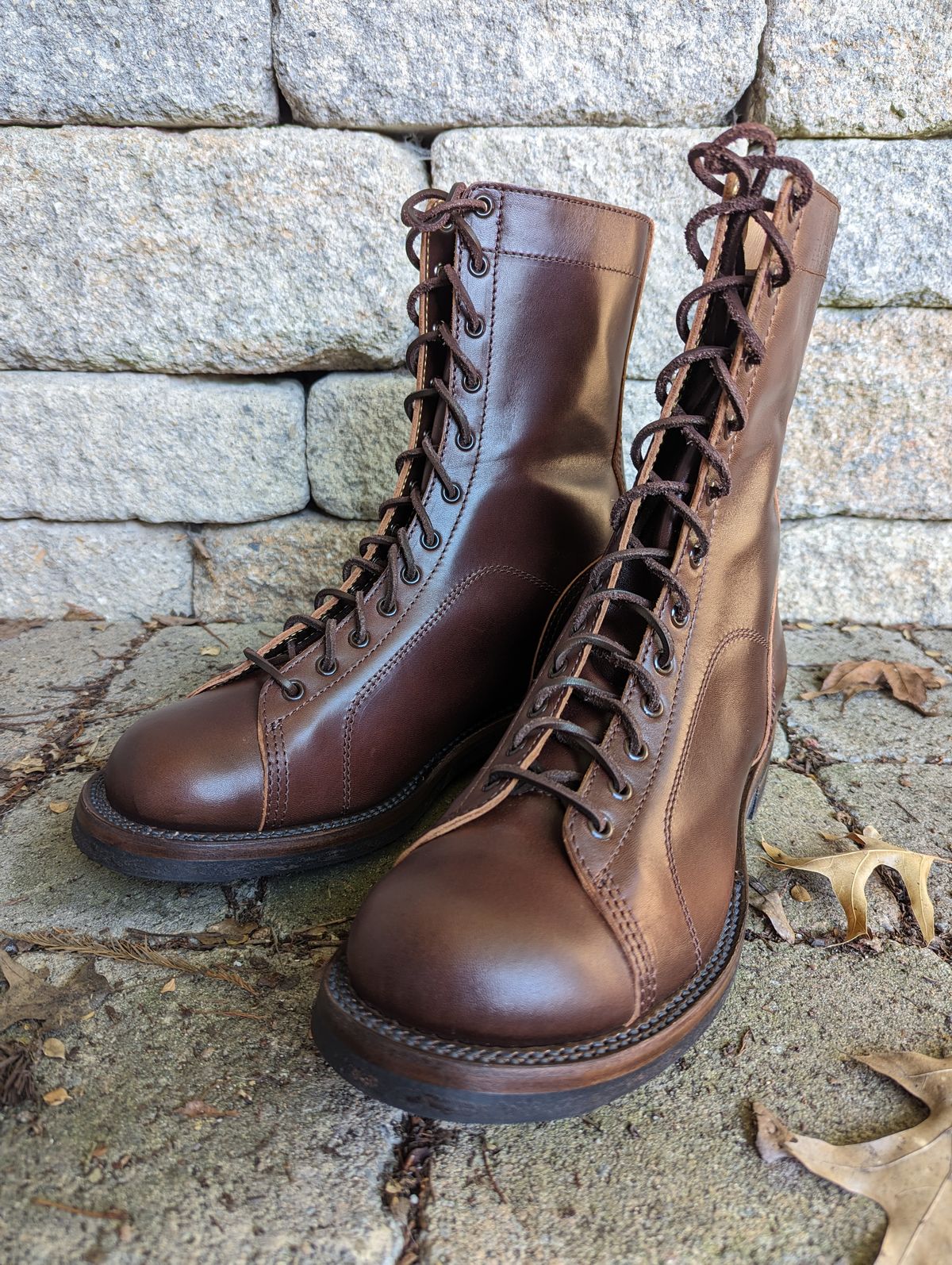 Photo by clefke on July 31, 2023 of the Eastman Leather Raider Boots in Walnut Horsehide.