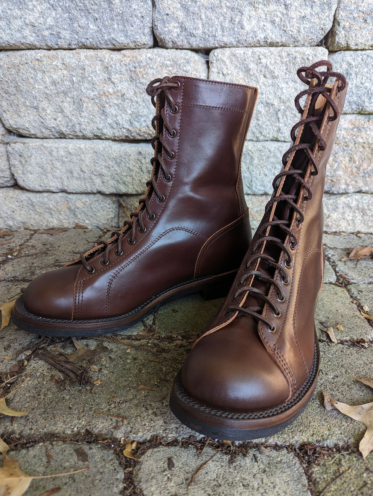 Photo by clefke on July 31, 2023 of the Eastman Leather Raider Boots in Walnut Horsehide.