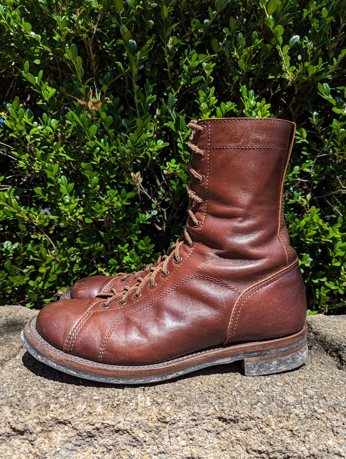 Photo by clefke on August 13, 2023 of the Eastman Leather Raider Boots in Walnut Horsehide.