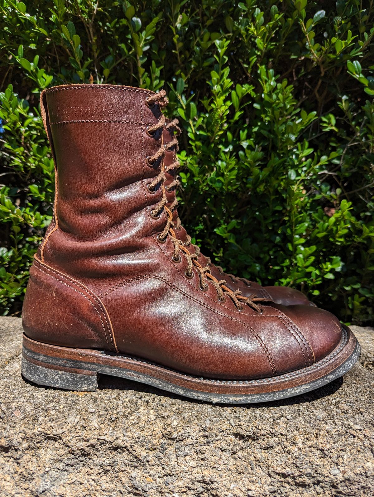 Photo by clefke on August 13, 2023 of the Eastman Leather Raider Boots in Walnut Horsehide.