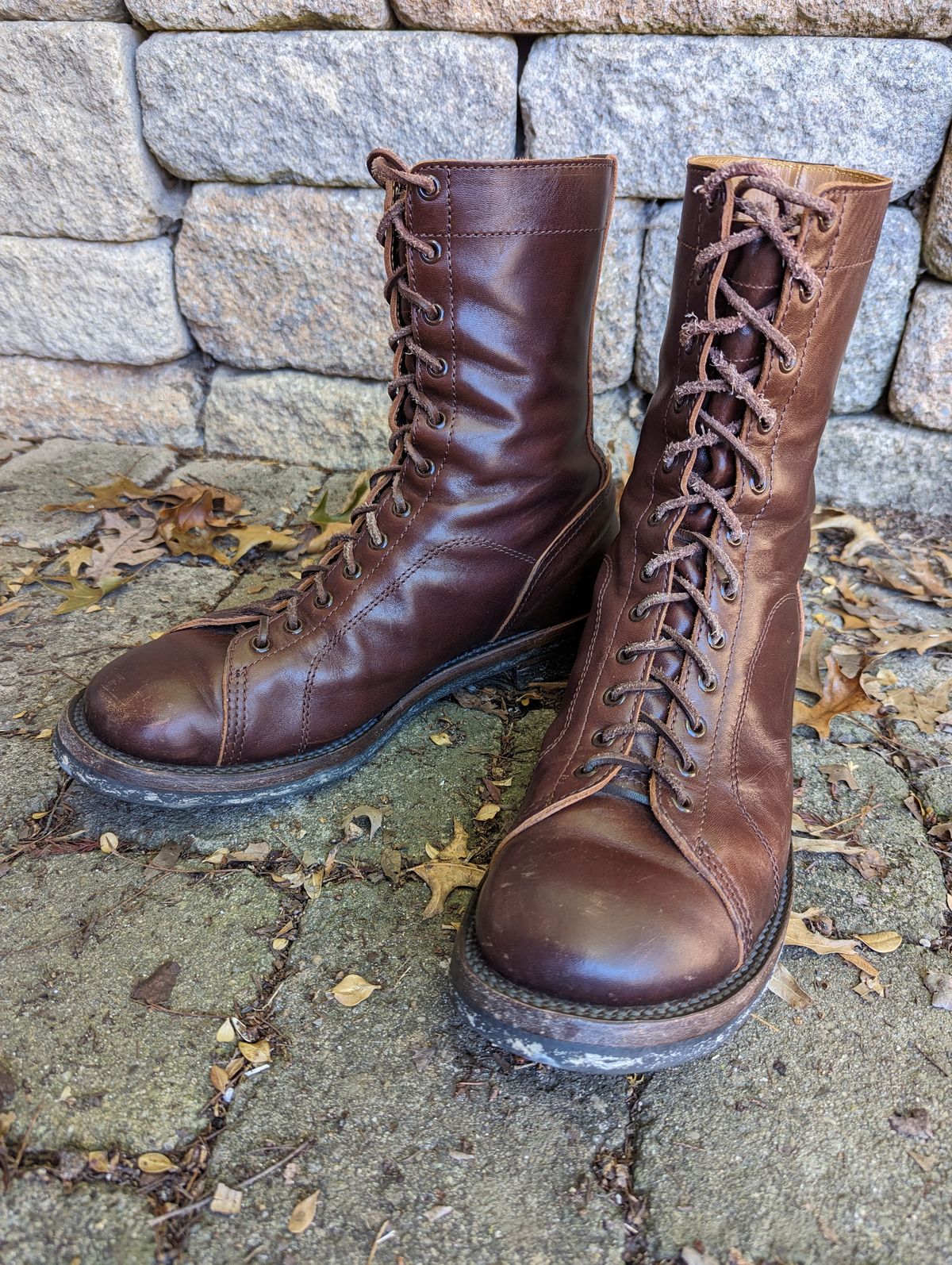 Photo by clefke on August 13, 2023 of the Eastman Leather Raider Boots in Walnut Horsehide.