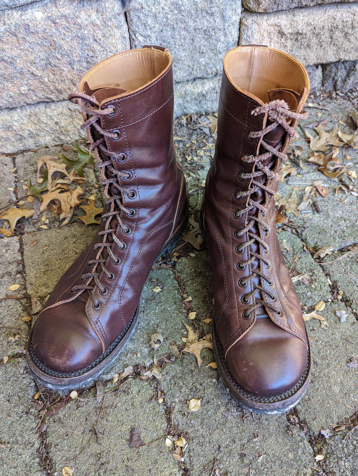 Photo by clefke on August 13, 2023 of the Eastman Leather Raider Boots in Walnut Horsehide.