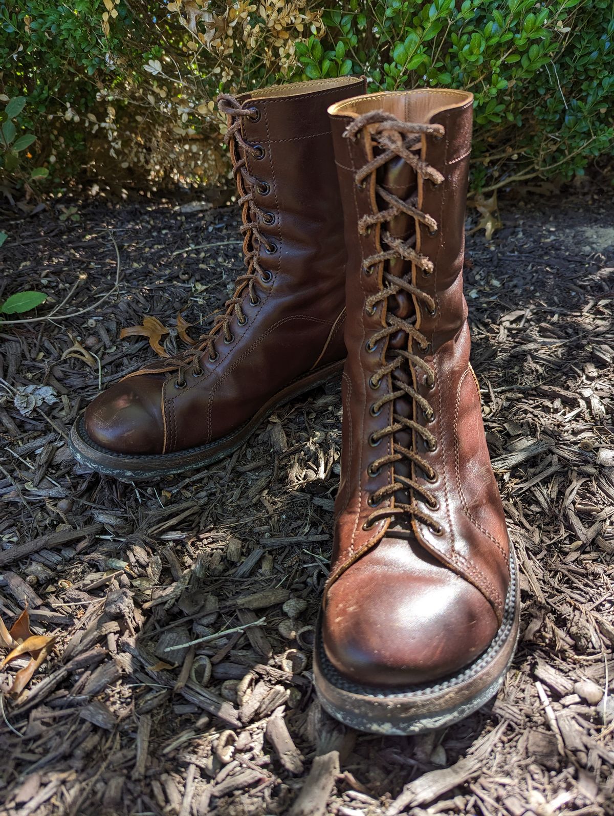 Photo by clefke on August 13, 2023 of the Eastman Leather Raider Boots in Walnut Horsehide.