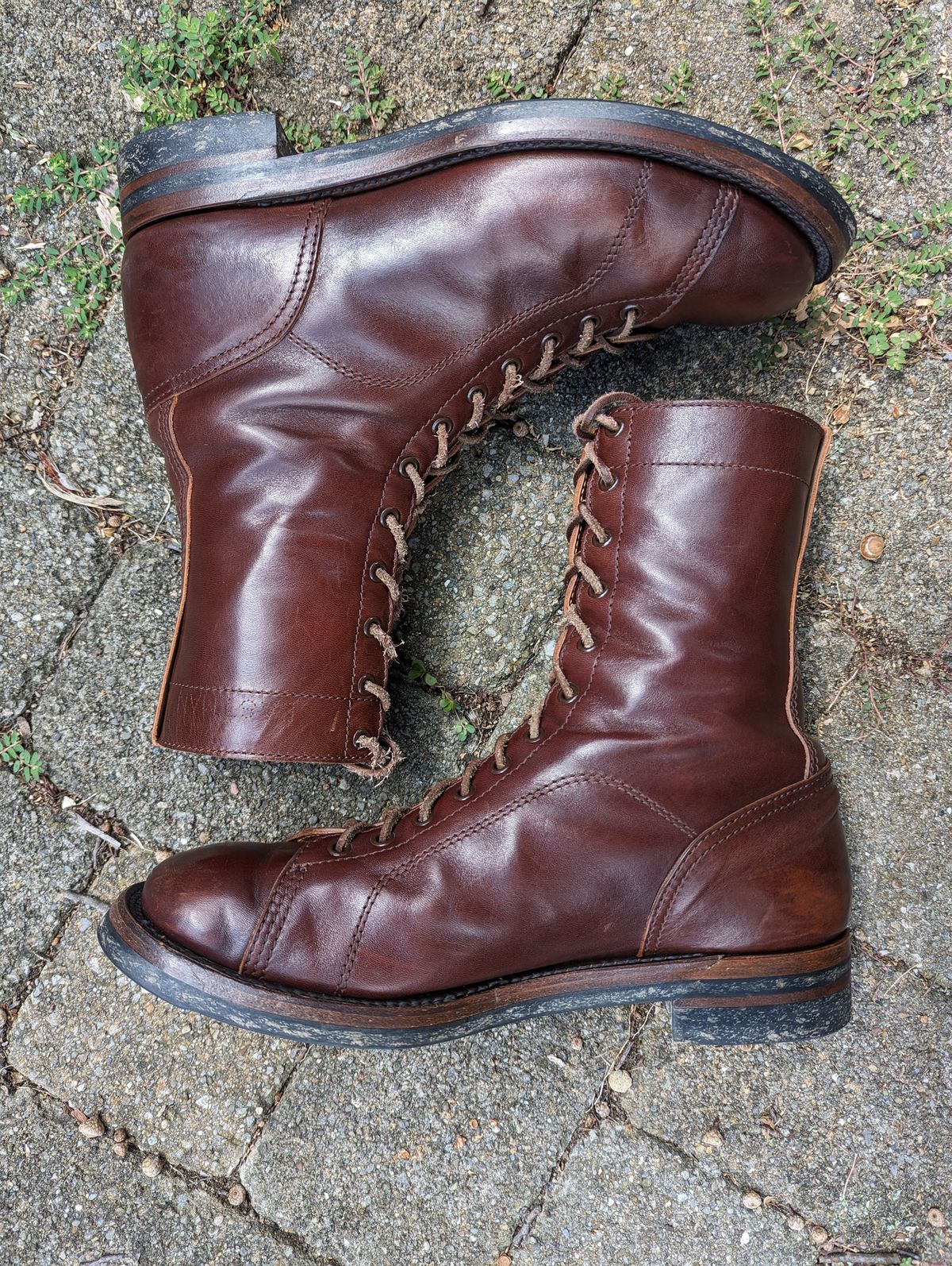 Photo by clefke on September 3, 2023 of the Eastman Leather Raider Boots in Walnut Horsehide.