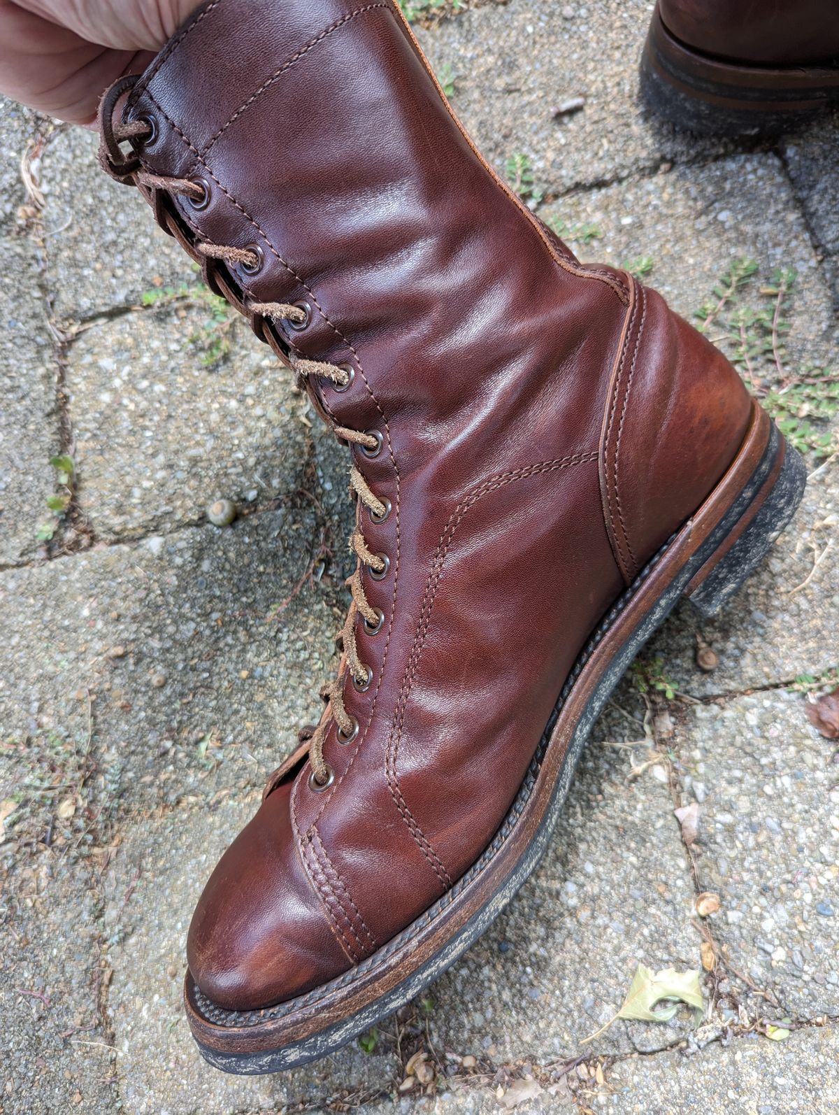 Photo by clefke on September 3, 2023 of the Eastman Leather Raider Boots in Walnut Horsehide.