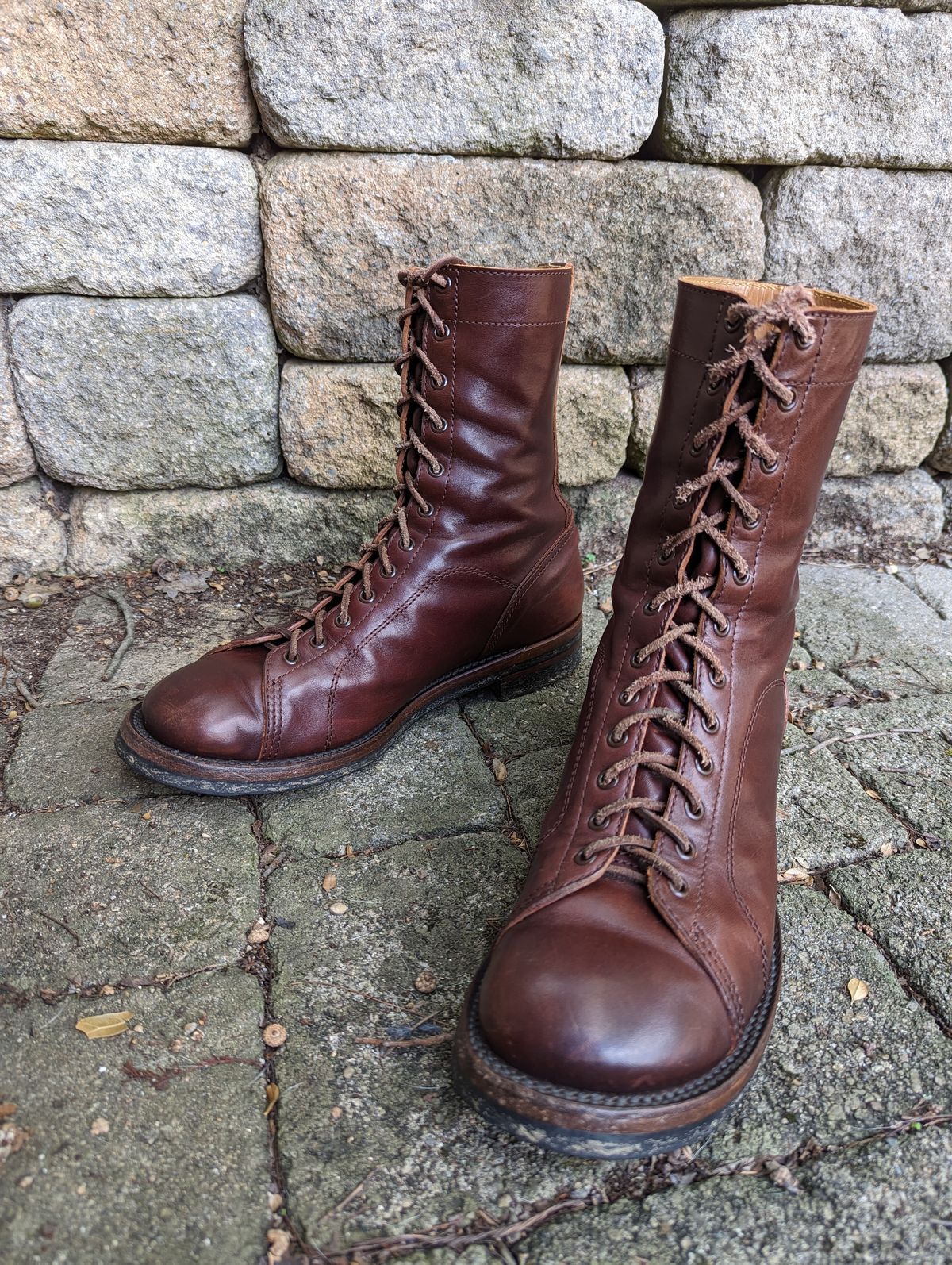 Photo by clefke on September 3, 2023 of the Eastman Leather Raider Boots in Walnut Horsehide.