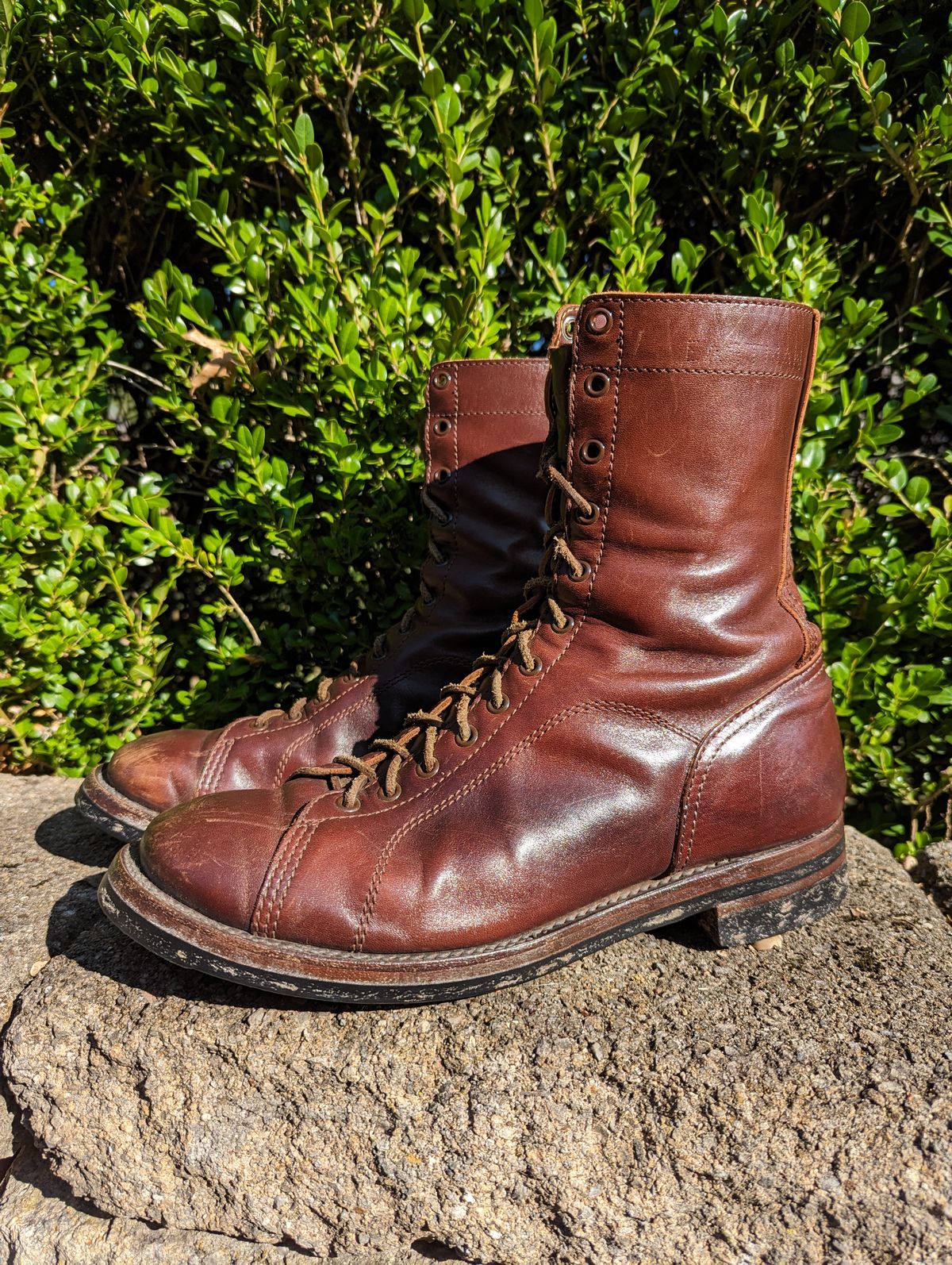 Photo by clefke on September 14, 2023 of the Eastman Leather Raider Boots in Walnut Horsehide.