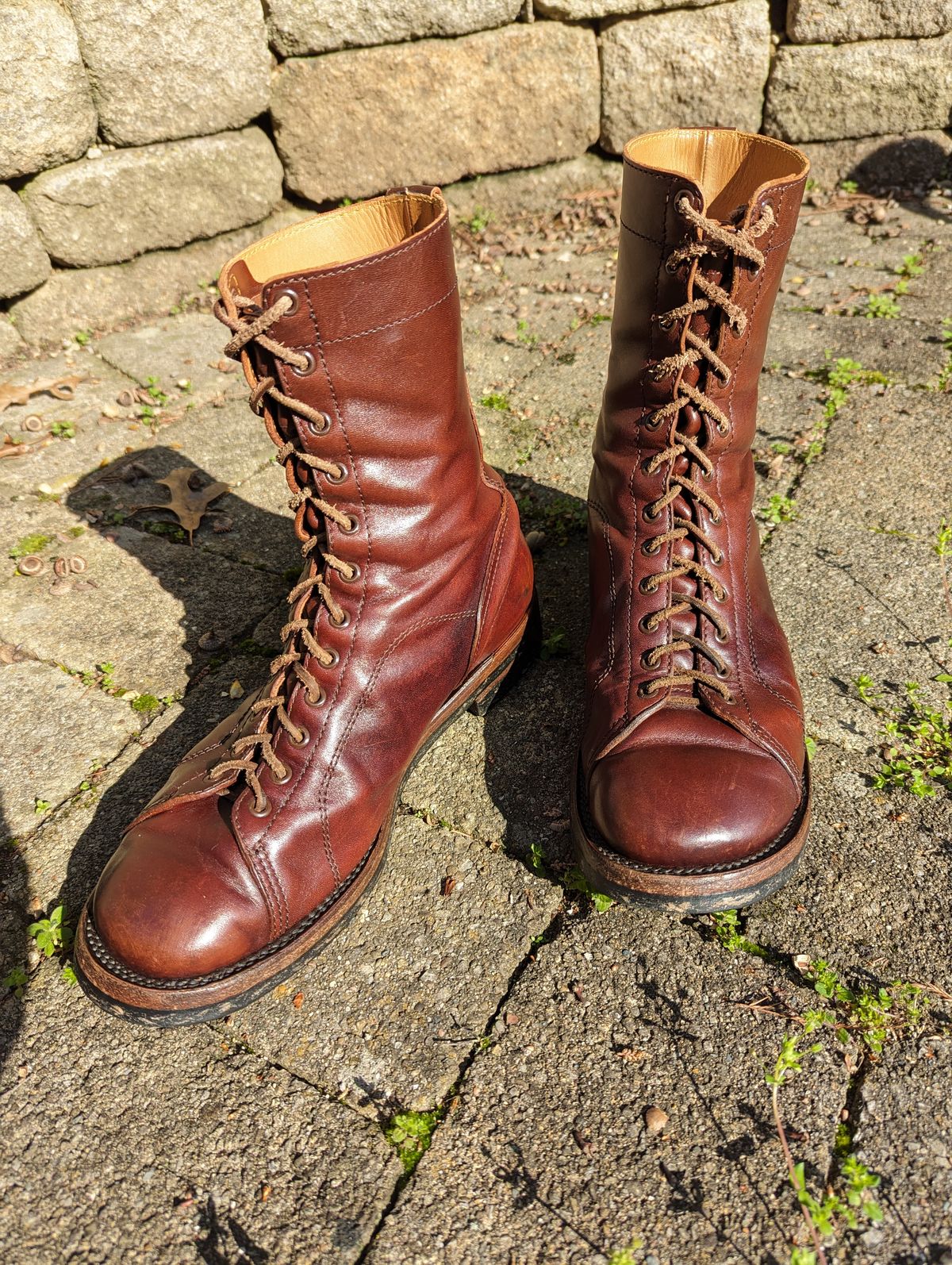 Photo by clefke on April 14, 2024 of the Eastman Leather Raider Boots in Walnut Horsehide.