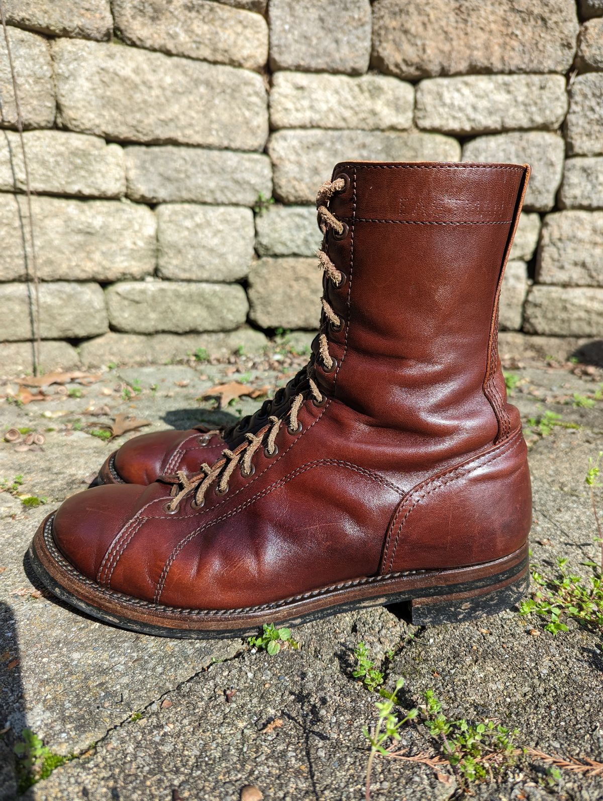 Photo by clefke on April 14, 2024 of the Eastman Leather Raider Boots in Walnut Horsehide.