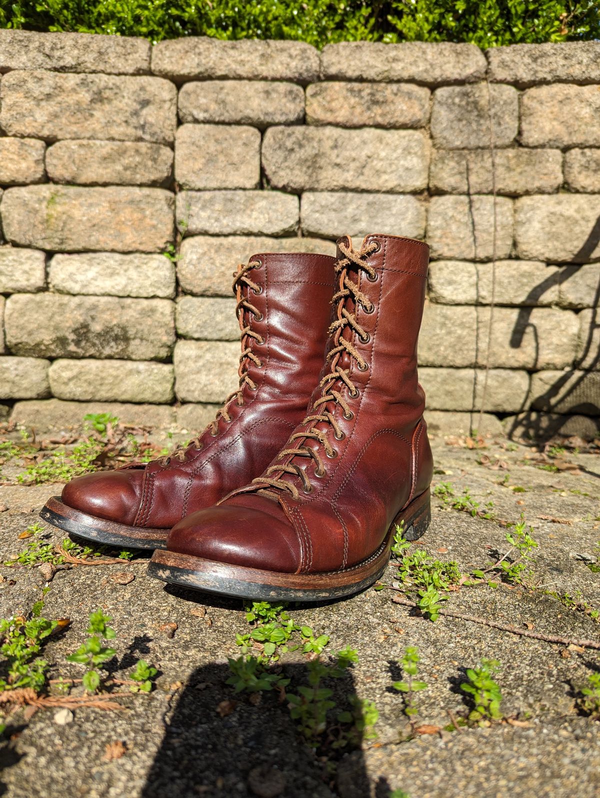 Photo by clefke on April 14, 2024 of the Eastman Leather Raider Boots in Walnut Horsehide.