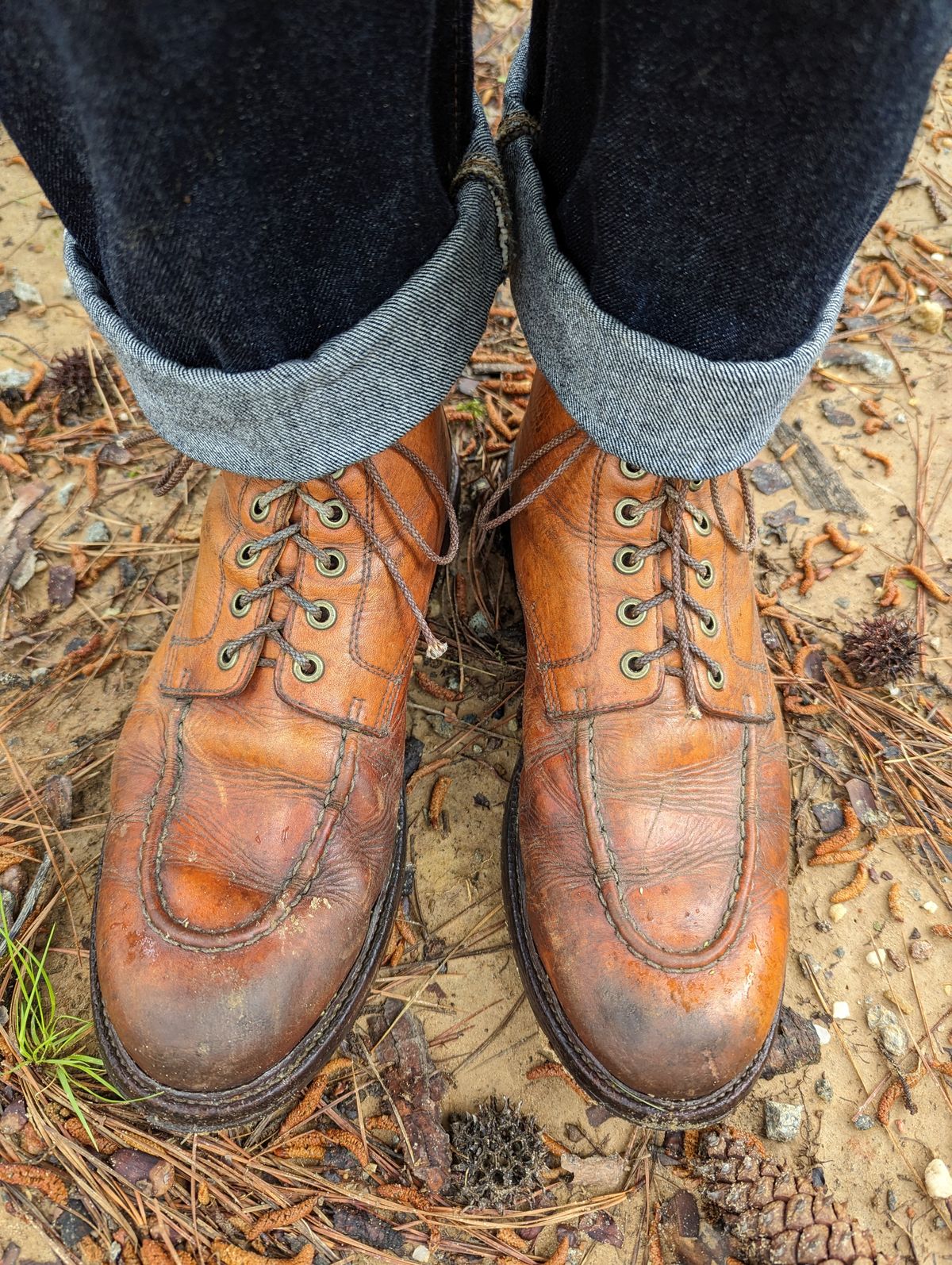 Photo by clefke on April 27, 2023 of the Grant Stone Brass Boot in Horween Tan Essex.