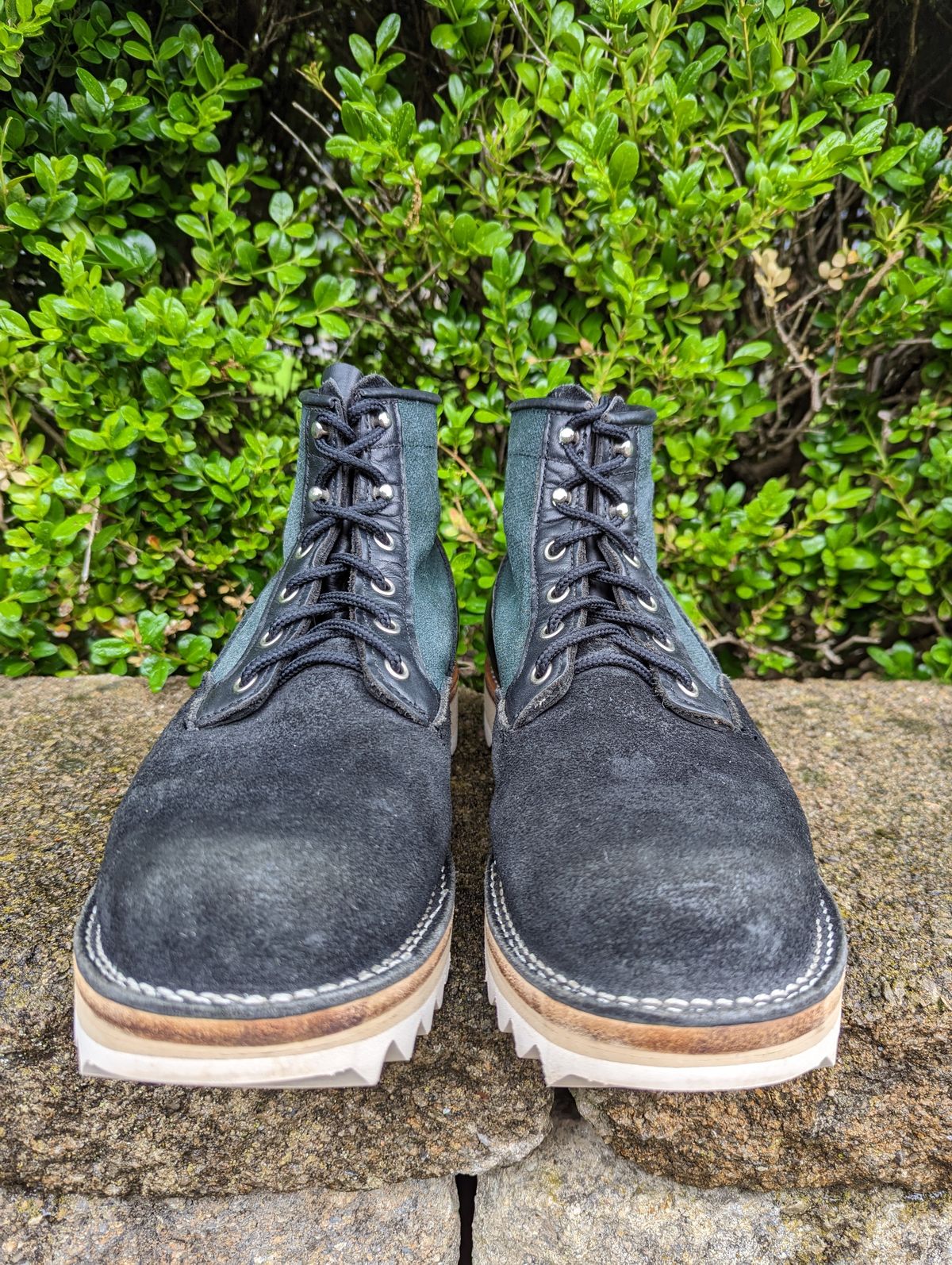 Photo by clefke on May 16, 2023 of the Viberg Scout Boot in Seidel Black Oil Tan Roughout.