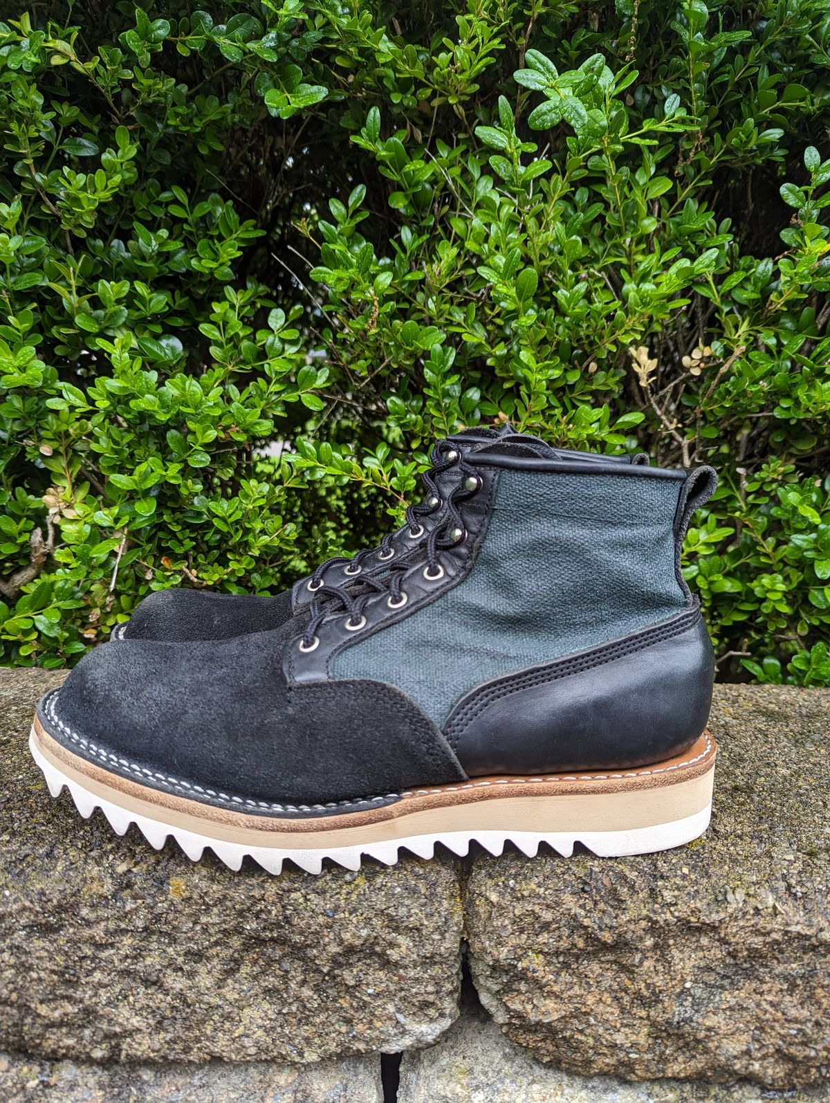 Photo by clefke on May 16, 2023 of the Viberg Scout Boot in Seidel Black Oil Tan Roughout.