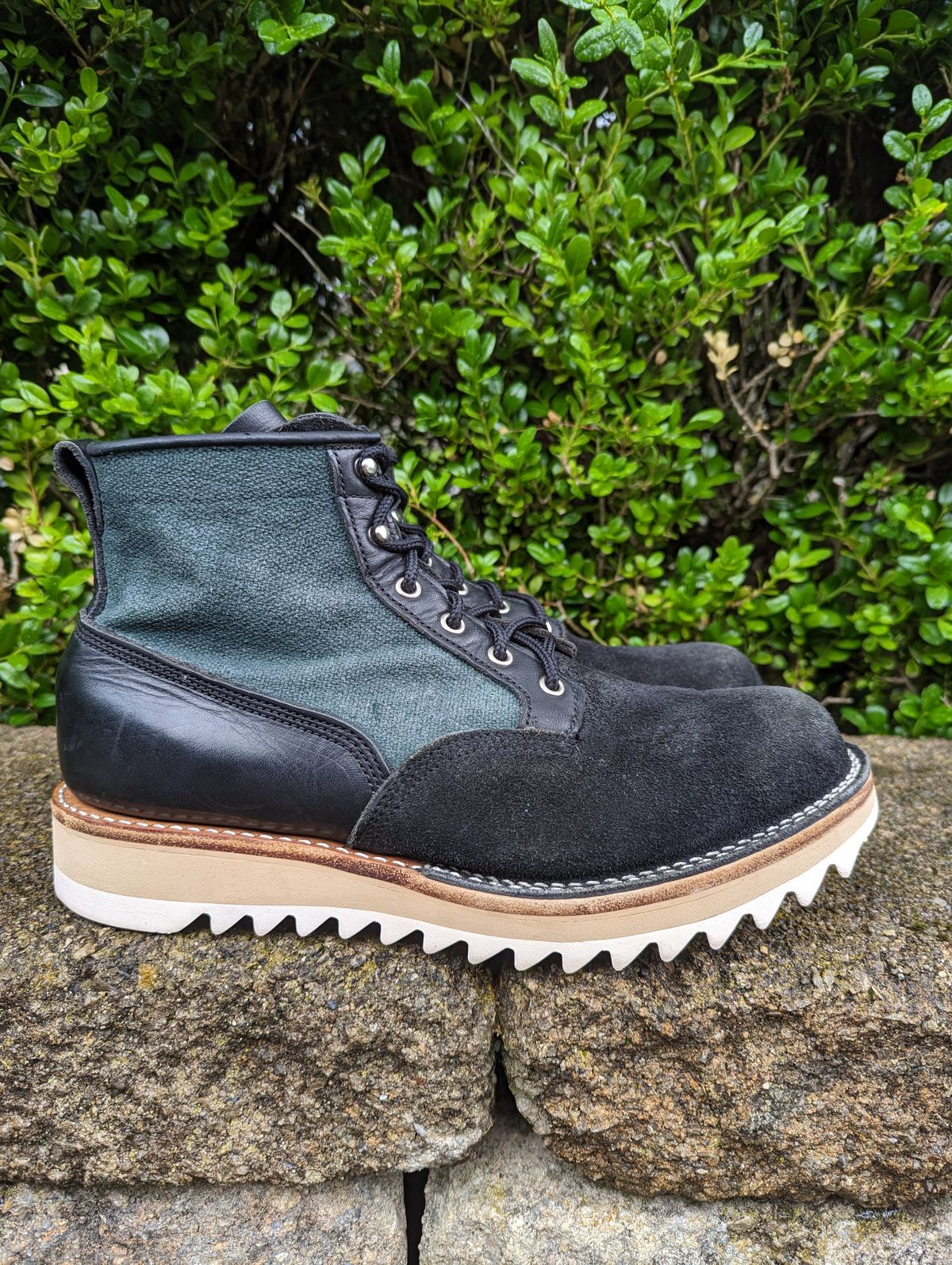 Photo by clefke on May 16, 2023 of the Viberg Scout Boot in Seidel Black Oil Tan Roughout.