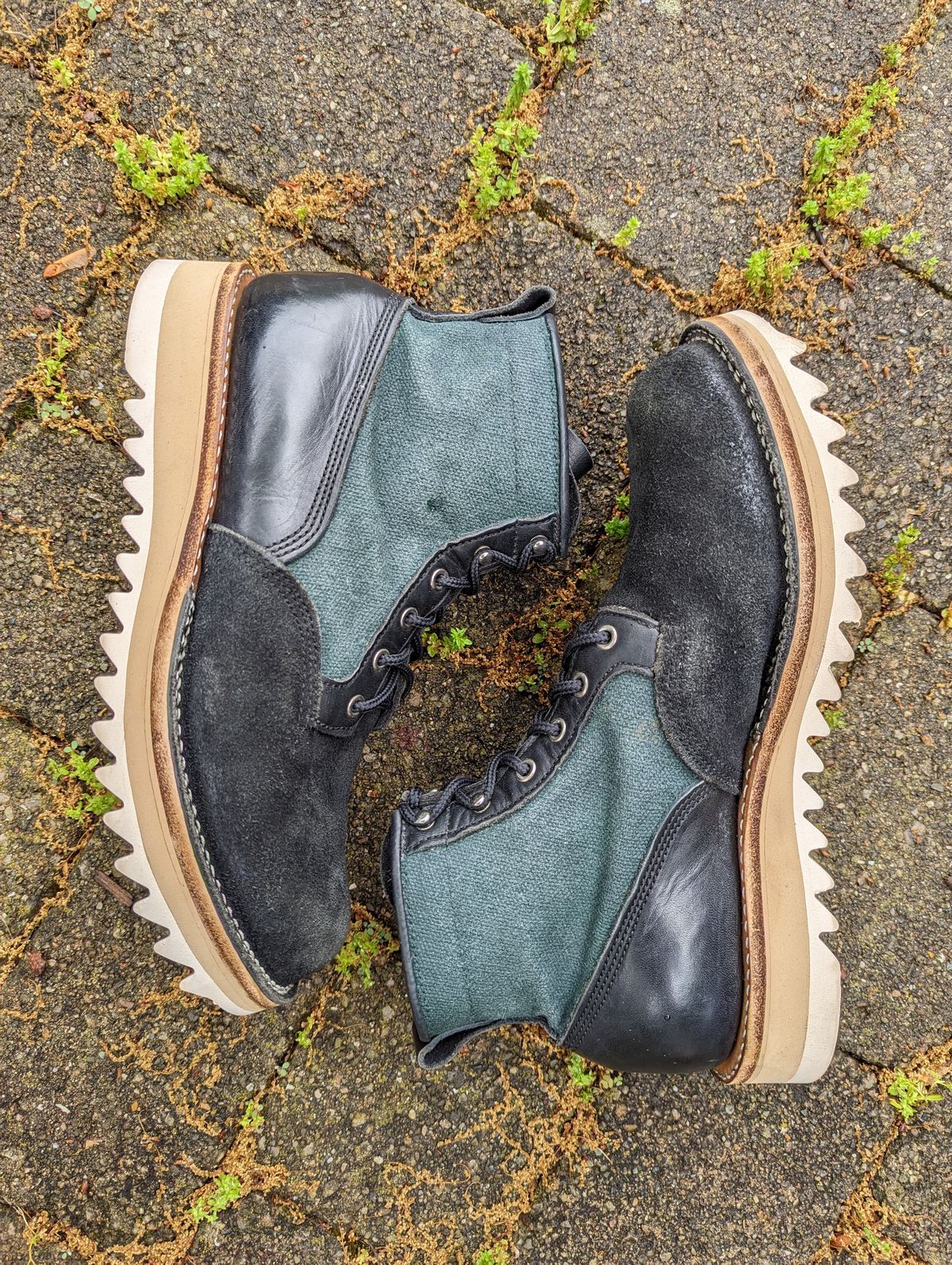 Photo by clefke on May 16, 2023 of the Viberg Scout Boot in Seidel Black Oil Tan Roughout.