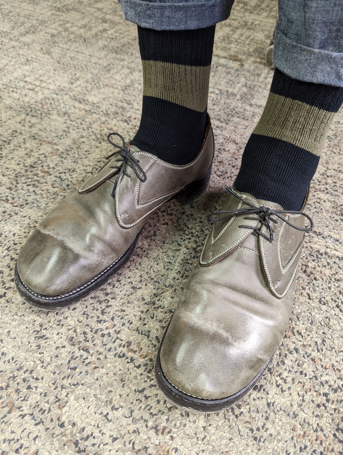 Photo by clefke on December 2, 2022 of the Unsung Unknown Model in Horween Krypto (Tannery Row Exclusive).