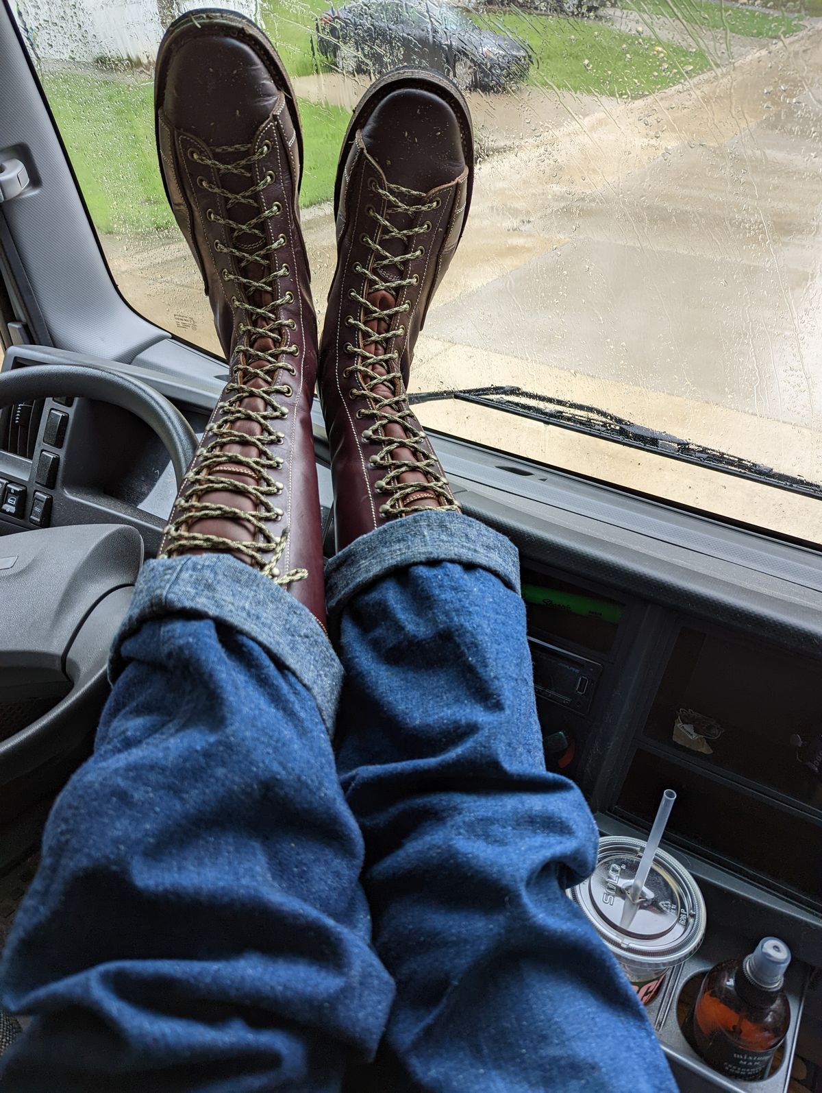 Photo by clefke on November 27, 2022 of the Willie's Handmade Boots Unlisted Model in S.B. Foot Black Cherry Excalibur.