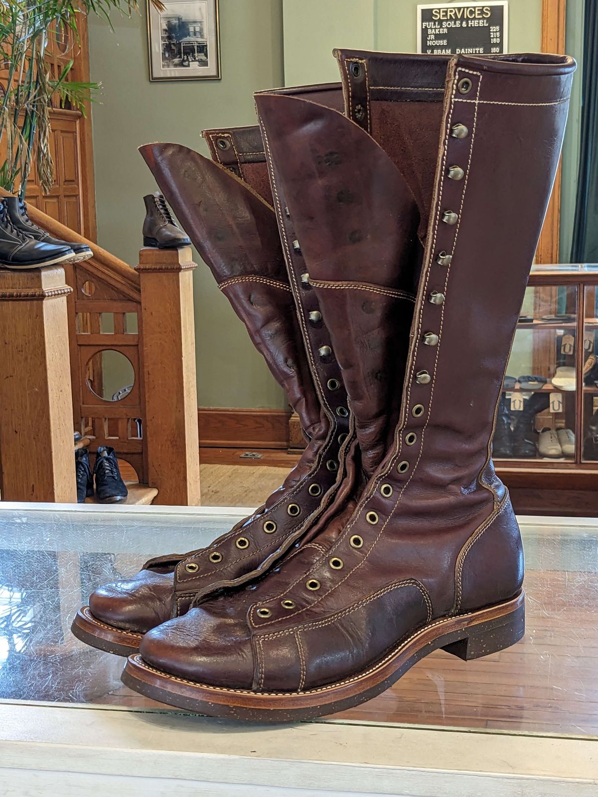 Photo by clefke on July 20, 2023 of the Willie's Handmade Boots Unlisted Model in S.B. Foot Black Cherry Excalibur.