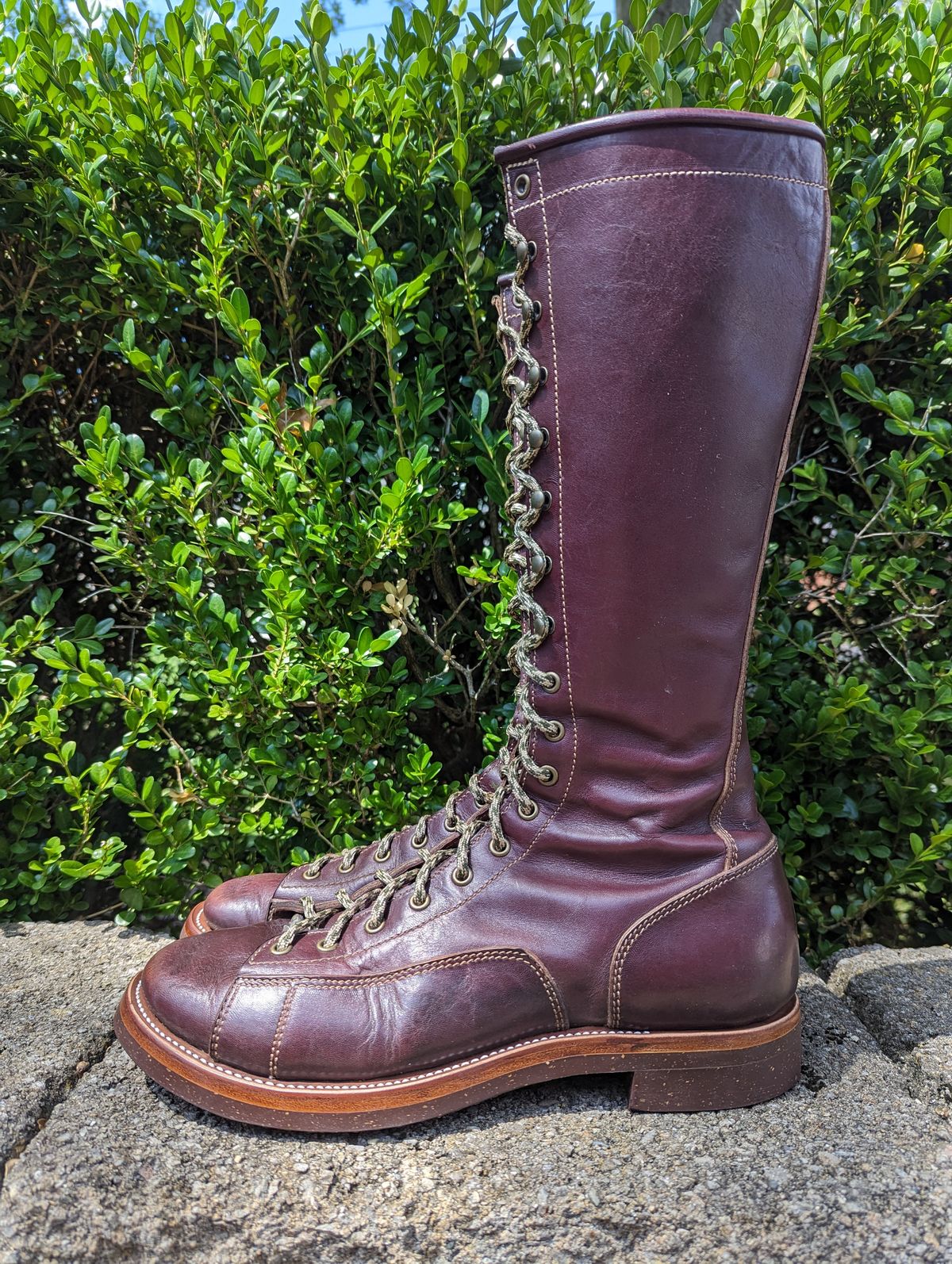 Photo by clefke on July 30, 2023 of the Willie's Handmade Boots Unlisted Model in S.B. Foot Black Cherry Excalibur.