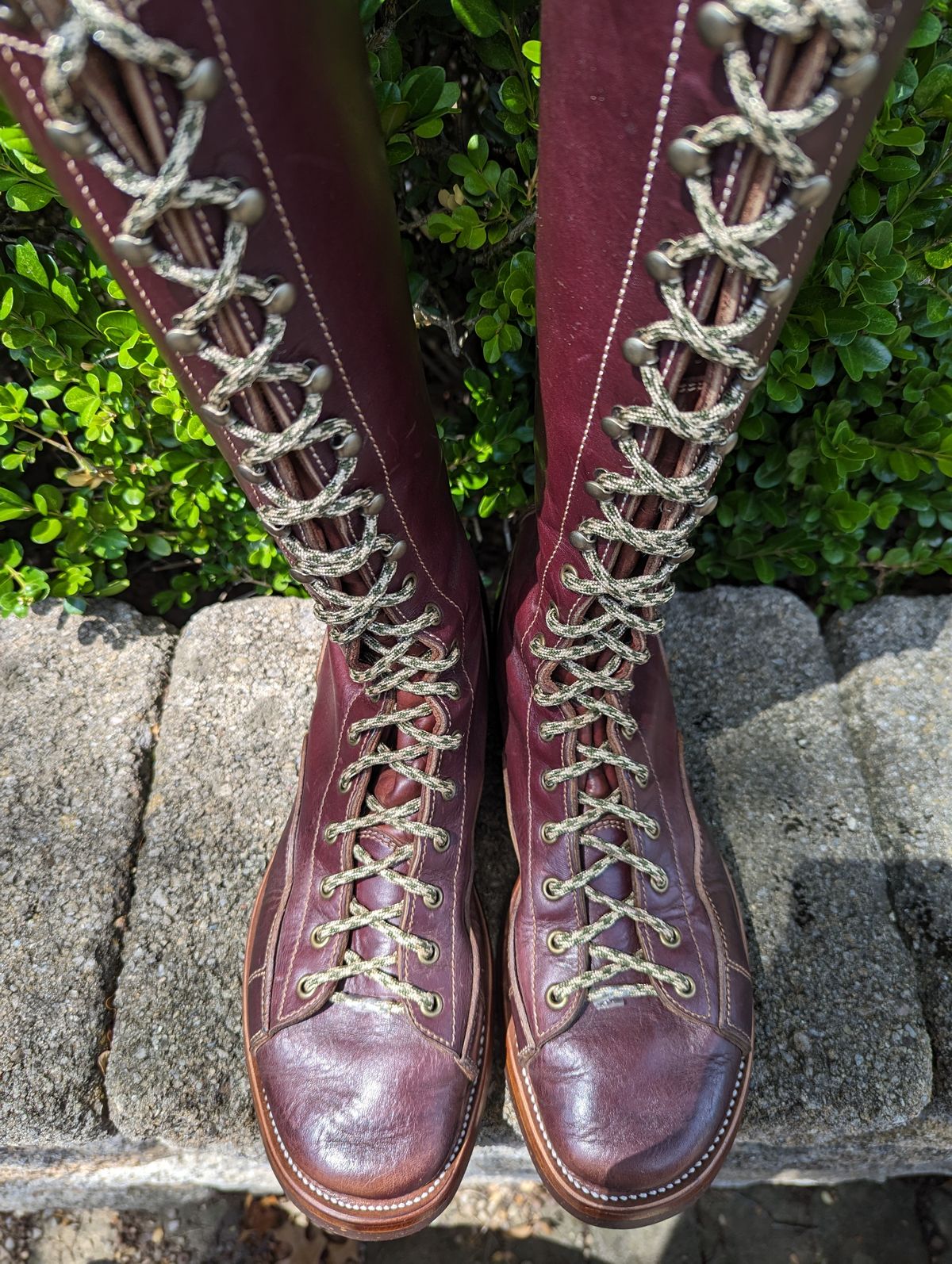 Photo by clefke on July 30, 2023 of the Willie's Handmade Boots Unlisted Model in S.B. Foot Black Cherry Excalibur.