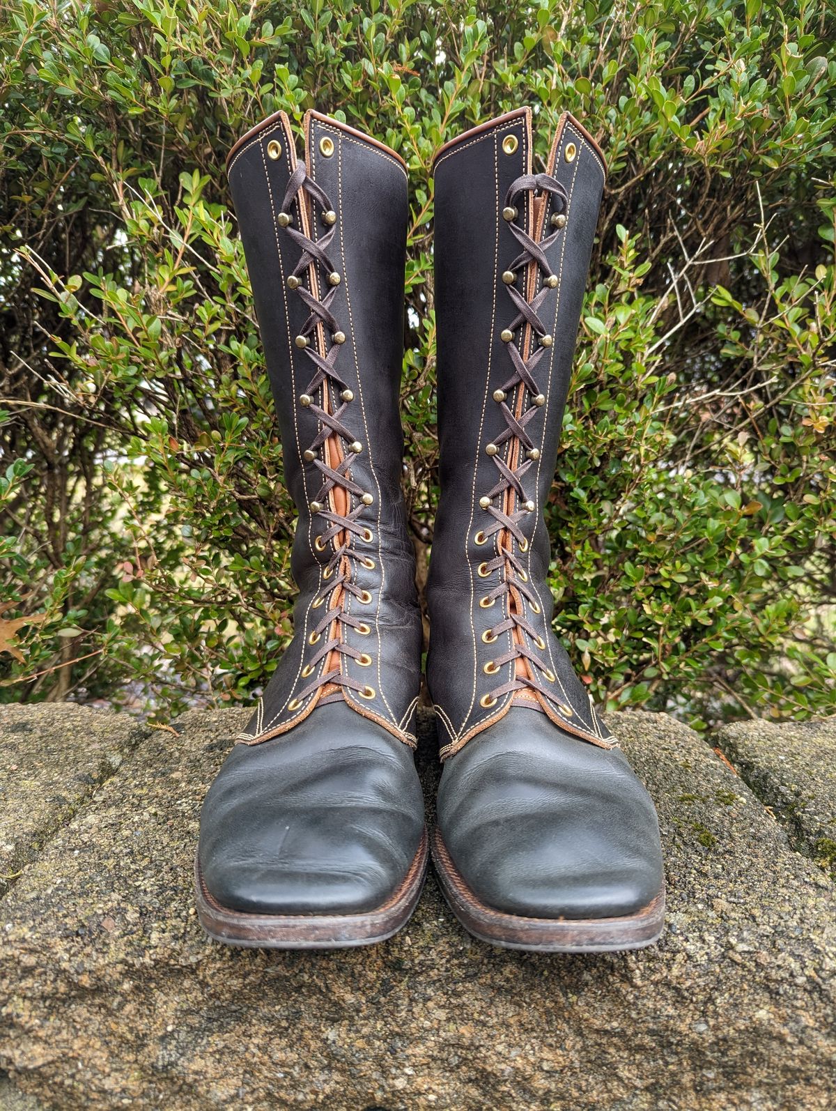 Photo by clefke on November 27, 2022 of the Clinch Hi-Liner in Wickett & Craig Black-Overdyed Latigo.