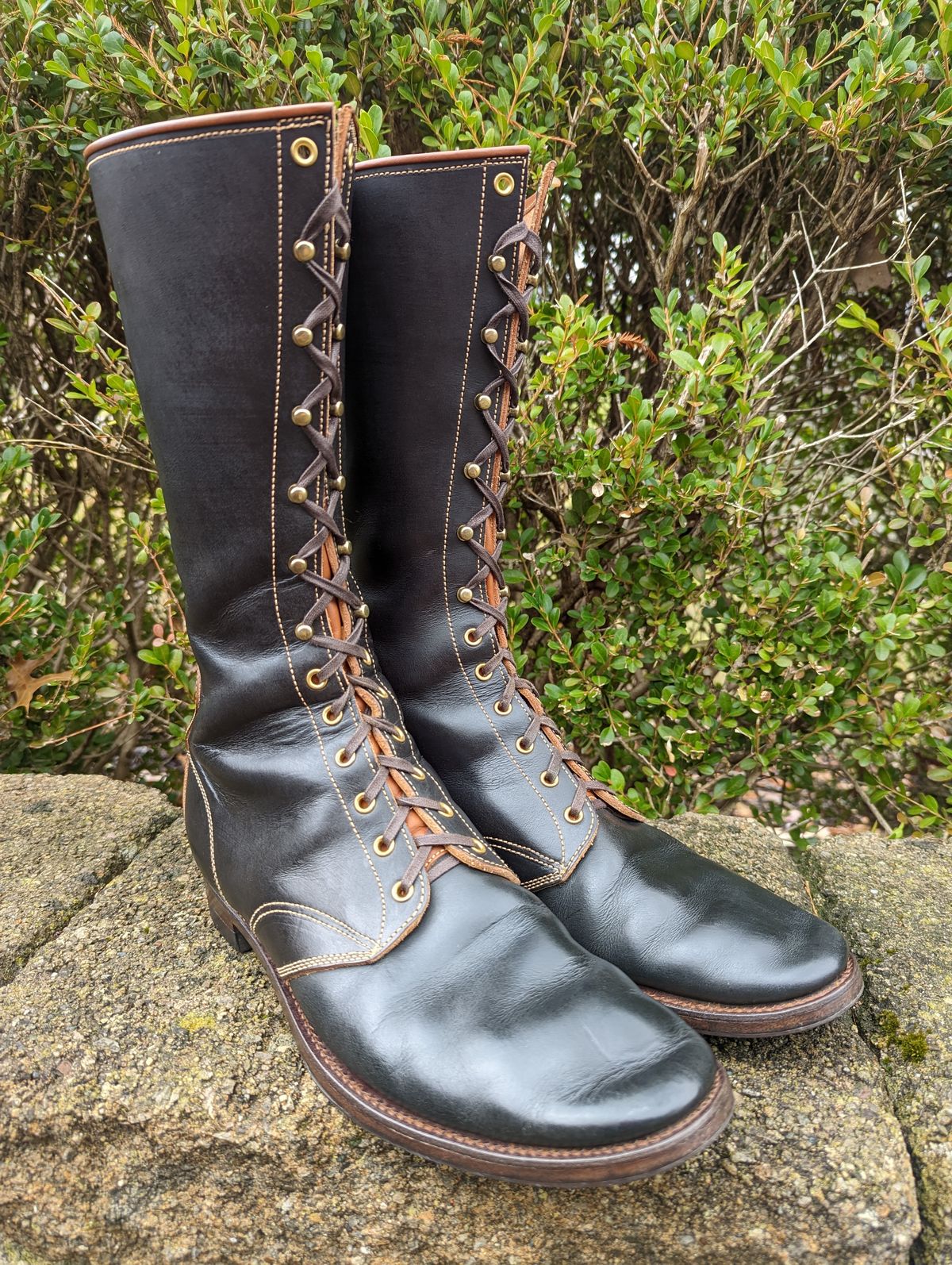 Photo by clefke on November 28, 2022 of the Clinch Hi-Liner in Wickett & Craig Black-Overdyed Latigo.