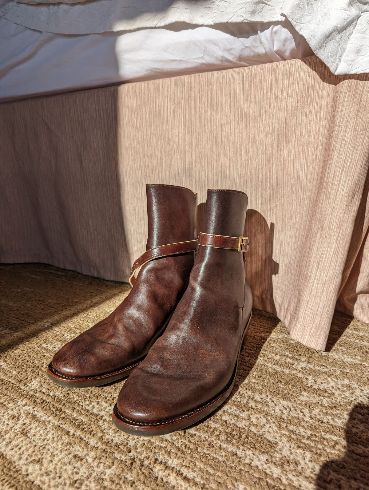 Photo by clefke on November 20, 2022 of the Benzein Jodhpur Boots in Maryam Brown Horsebutt.