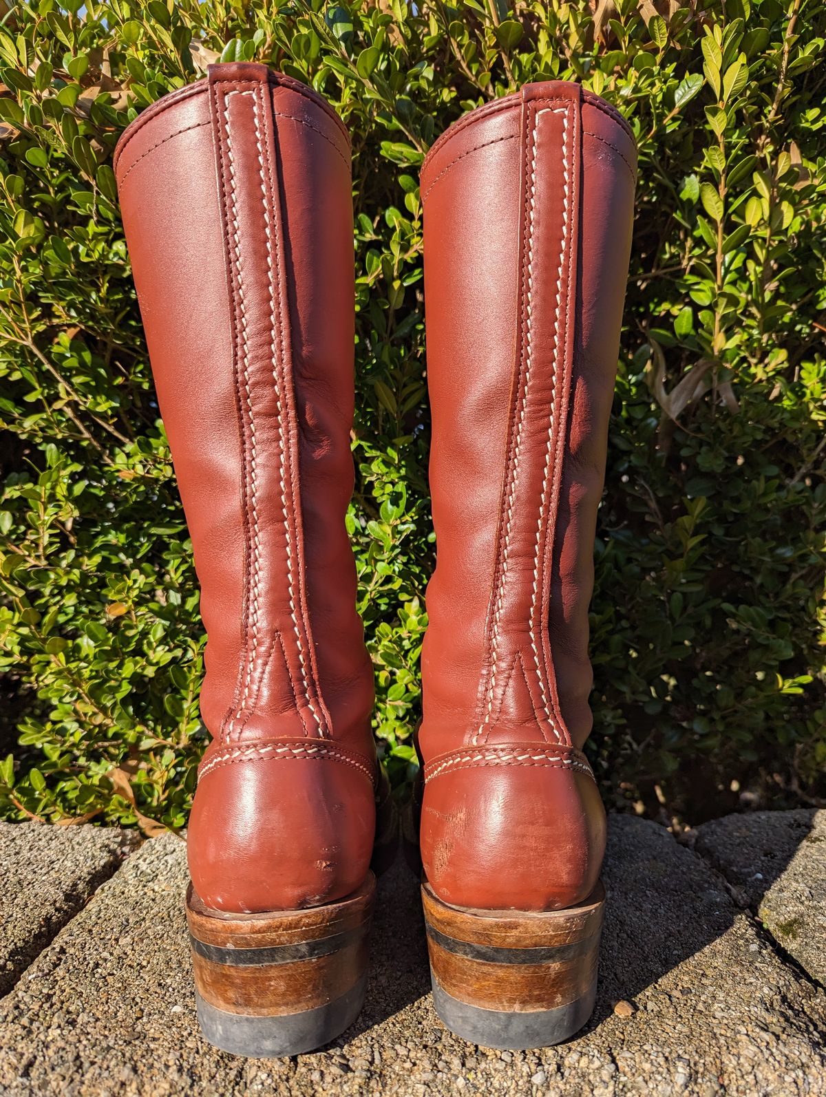 Photo by clefke on December 4, 2023 of the Wesco Highliner in Seidel Redwood Oil Tan.