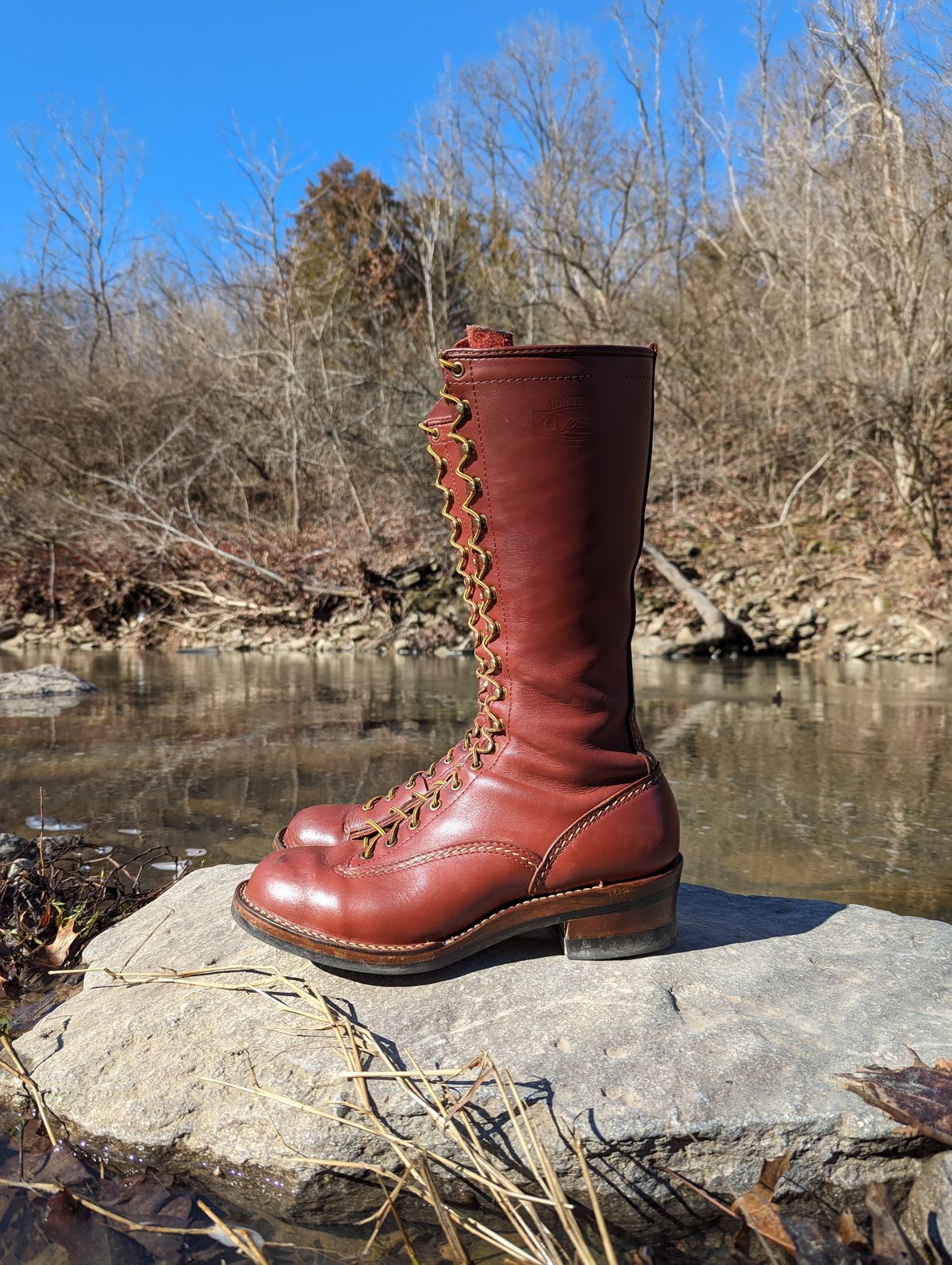 Photo by clefke on February 3, 2024 of the Wesco Highliner in Seidel Redwood Oil Tan.