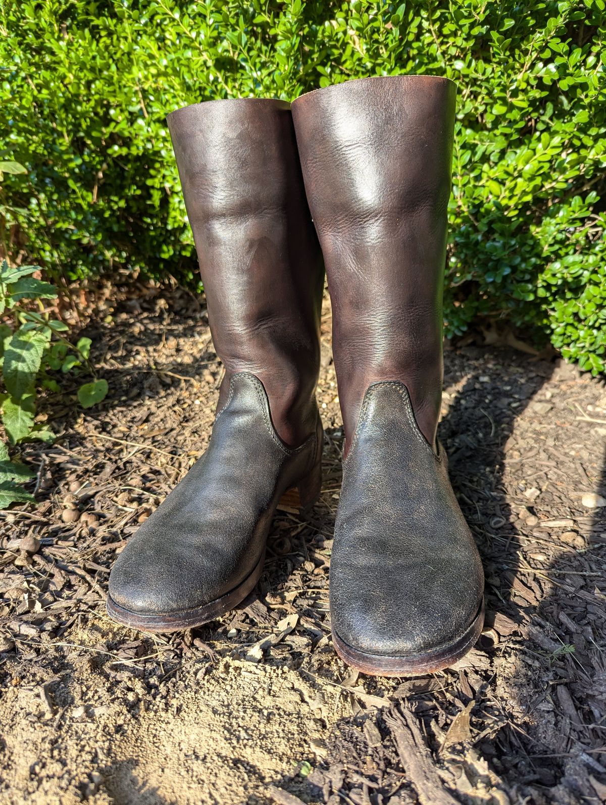 Photo by clefke on July 1, 2024 of the At The Front Jackboots in Natural Chrome Re-Tan & Natural Chrome Re-Tan Rough Out.