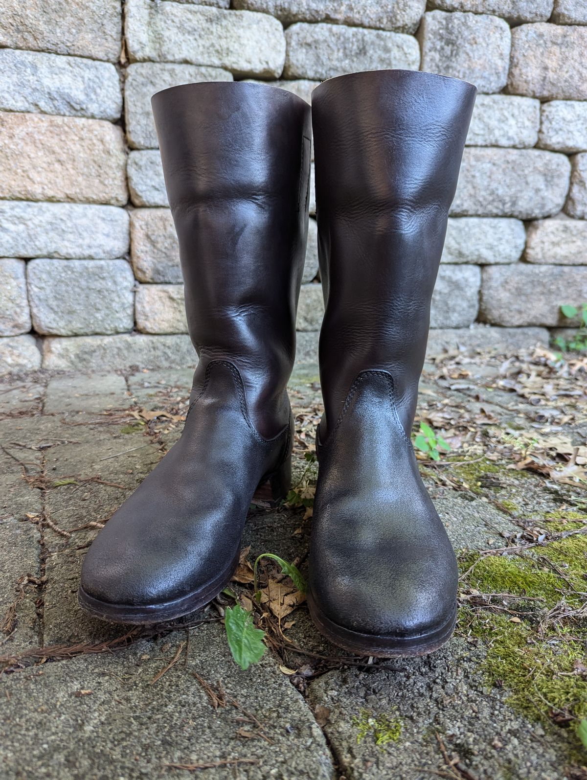 Photo by clefke on July 1, 2024 of the At The Front Jackboots in Natural Chrome Re-Tan & Natural Chrome Re-Tan Rough Out.