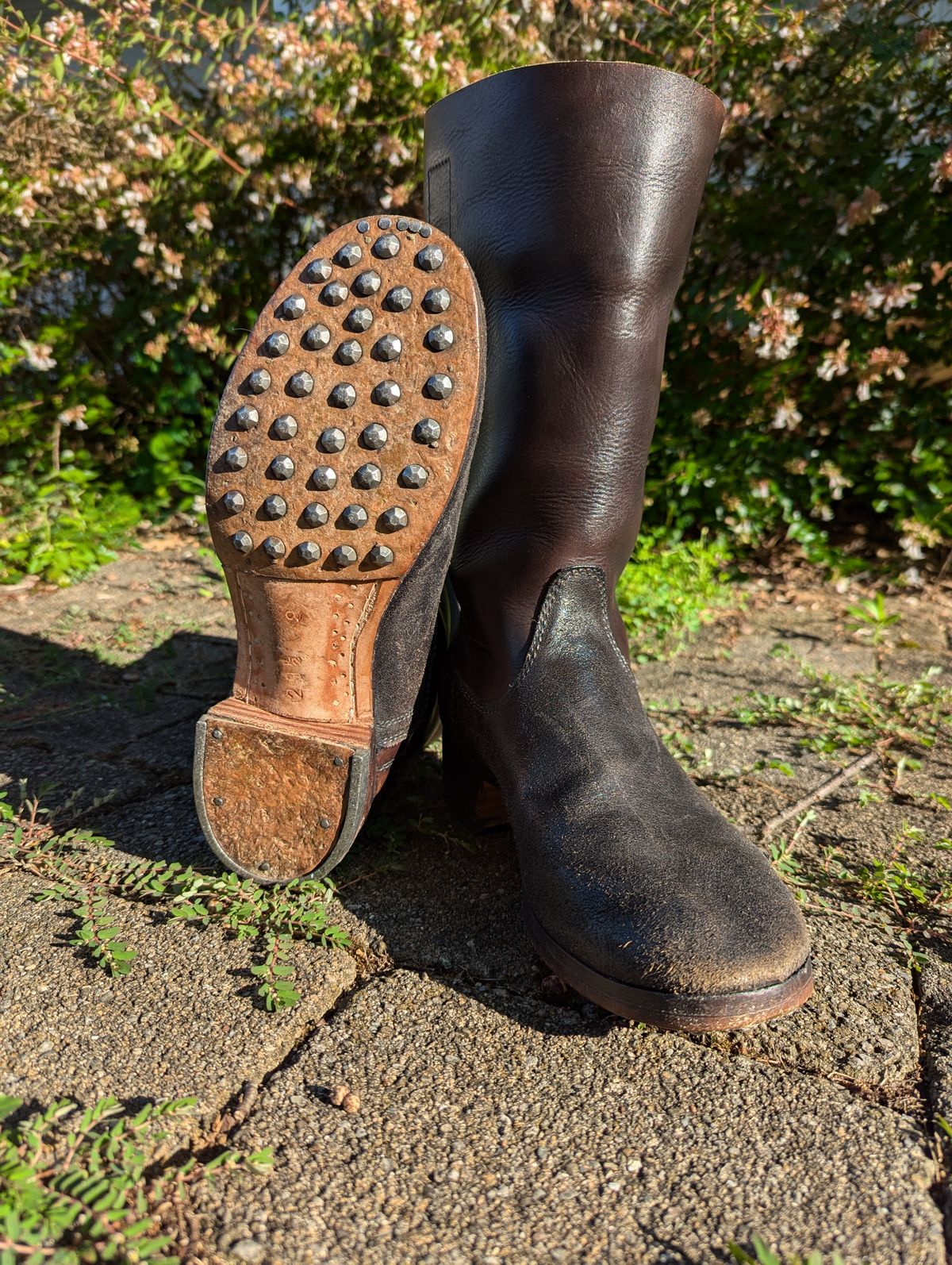 Photo by clefke on July 13, 2024 of the At The Front Jackboots in Natural Chrome Re-Tan & Natural Chrome Re-Tan Rough Out.