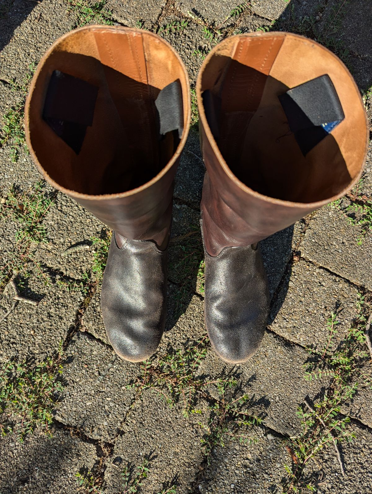 Photo by clefke on July 13, 2024 of the At The Front Jackboots in Natural Chrome Re-Tan & Natural Chrome Re-Tan Rough Out.