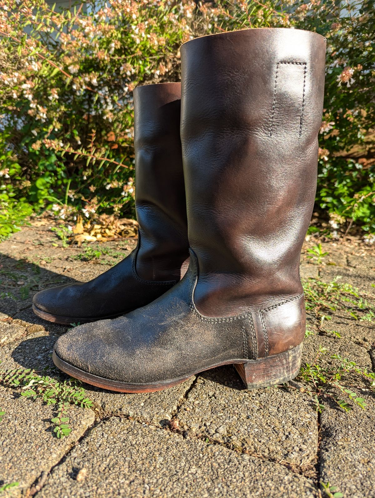 Photo by clefke on July 13, 2024 of the At The Front Jackboots in Natural Chrome Re-Tan & Natural Chrome Re-Tan Rough Out.