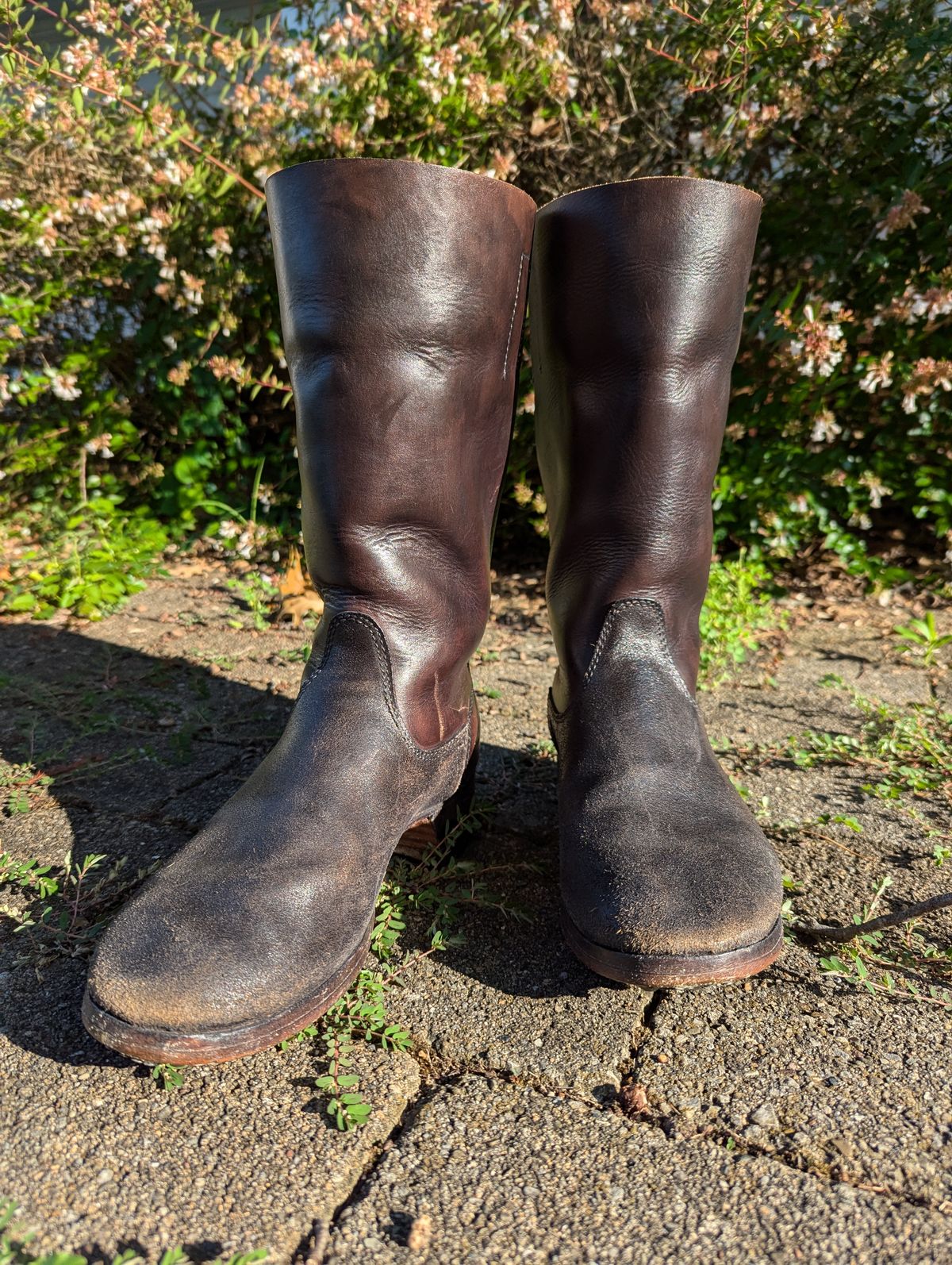 Photo by clefke on July 13, 2024 of the At The Front Jackboots in Natural Chrome Re-Tan & Natural Chrome Re-Tan Rough Out.